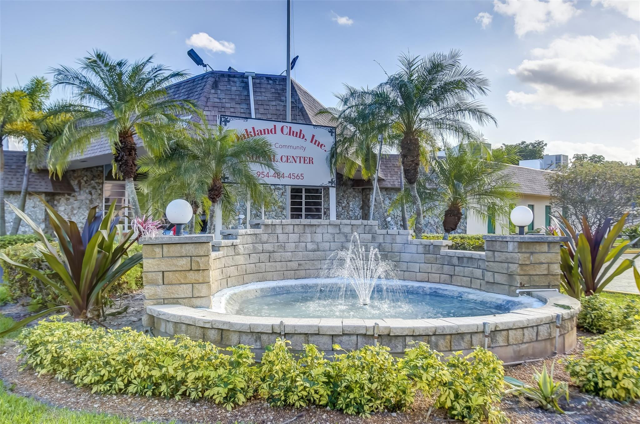 Foto de propiedad en 4050 NW 42nd Avenue 312, Lauderdale Lakes, FL 33319 Lauderdale Lakes con MLS# 