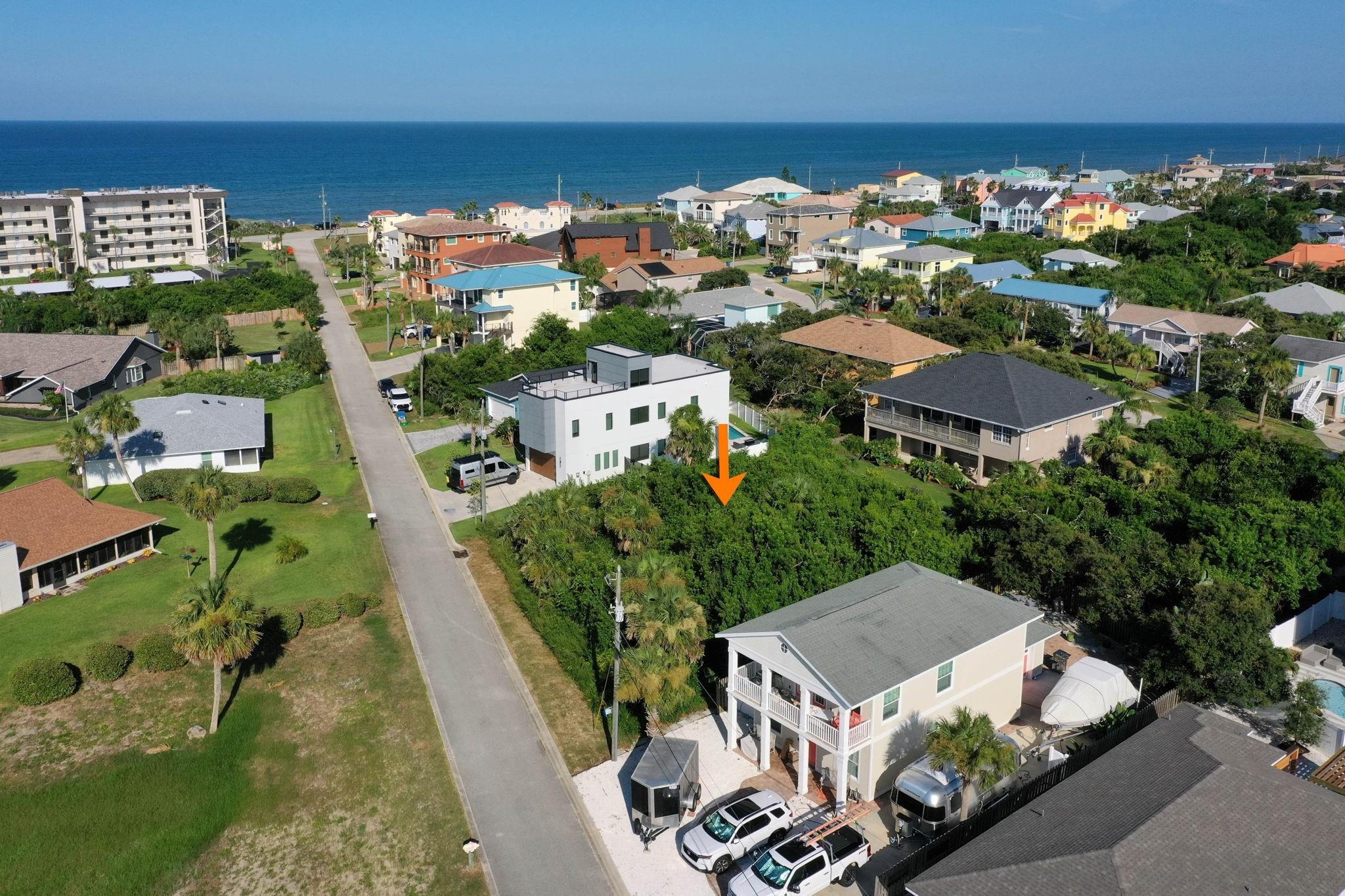 Foto de propiedad en 120 Via Madrid, Ormond Beach, FL 32176 Ormond Beach con MLS# 