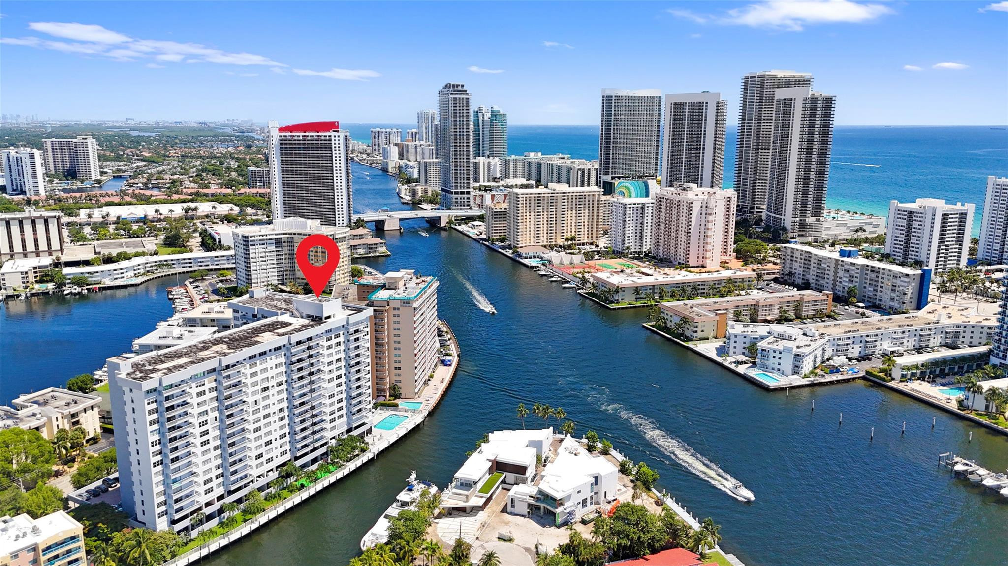 Foto de propiedad en 137 Golden Isles Drive 706, Hallandale Beach, FL 33009 Hallandale Beach con MLS# 