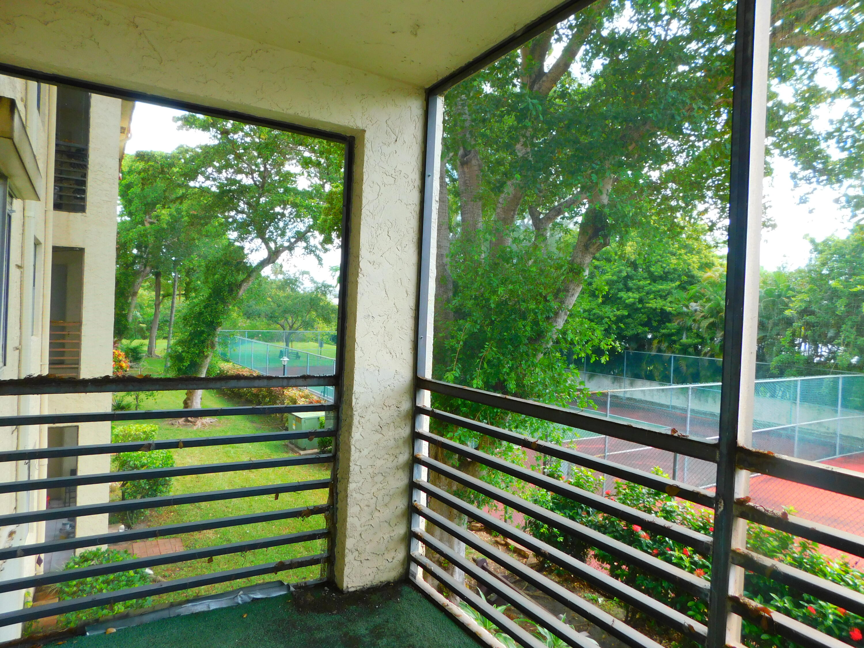 Foto de propiedad en 128 S Cypress Road 827, Pompano Beach, FL 33060 Pompano Beach con MLS# 
