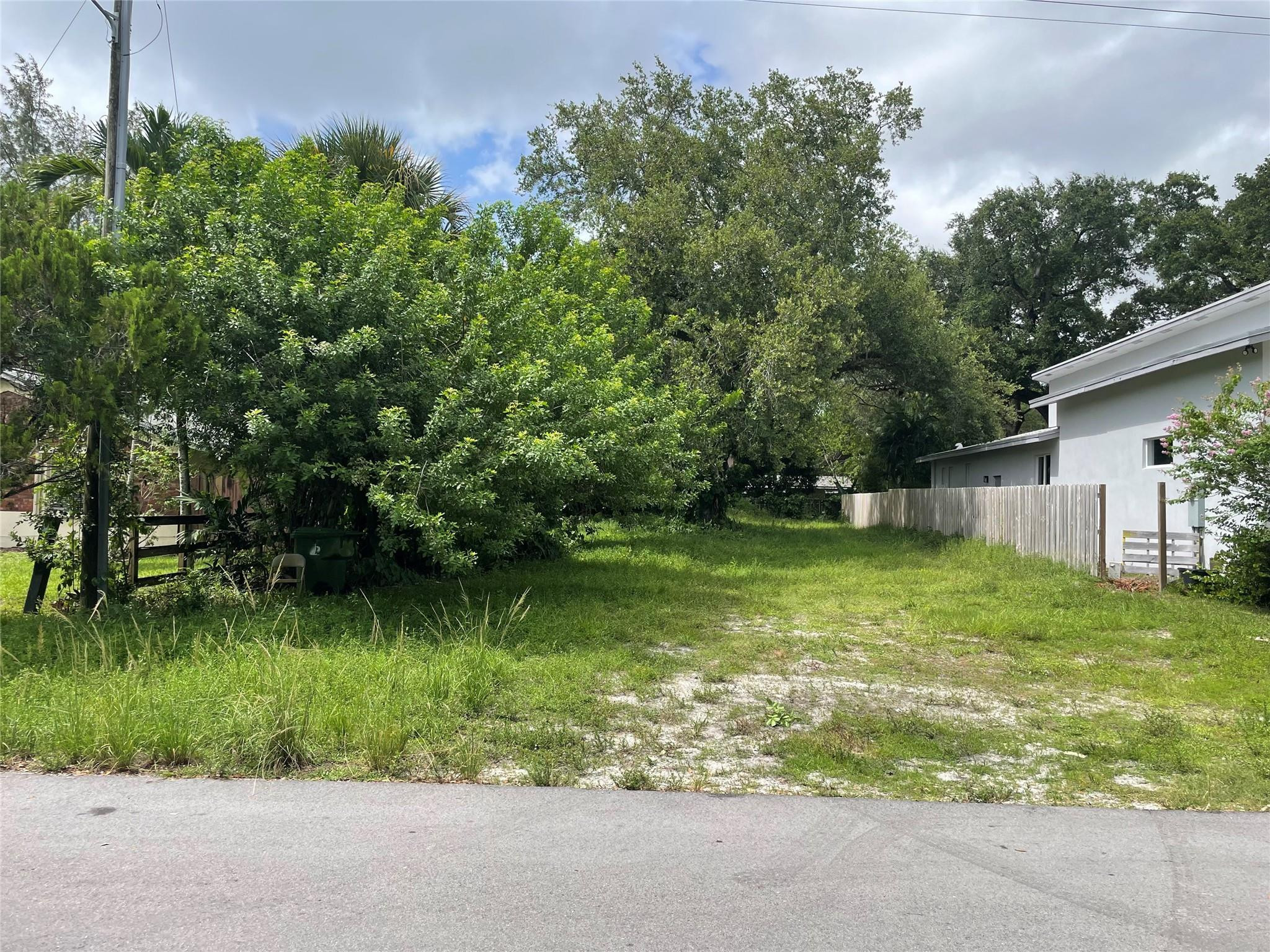 Foto de propiedad en 1545 SW 32nd Street, Fort Lauderdale, FL 33315 Fort Lauderdale con MLS# 