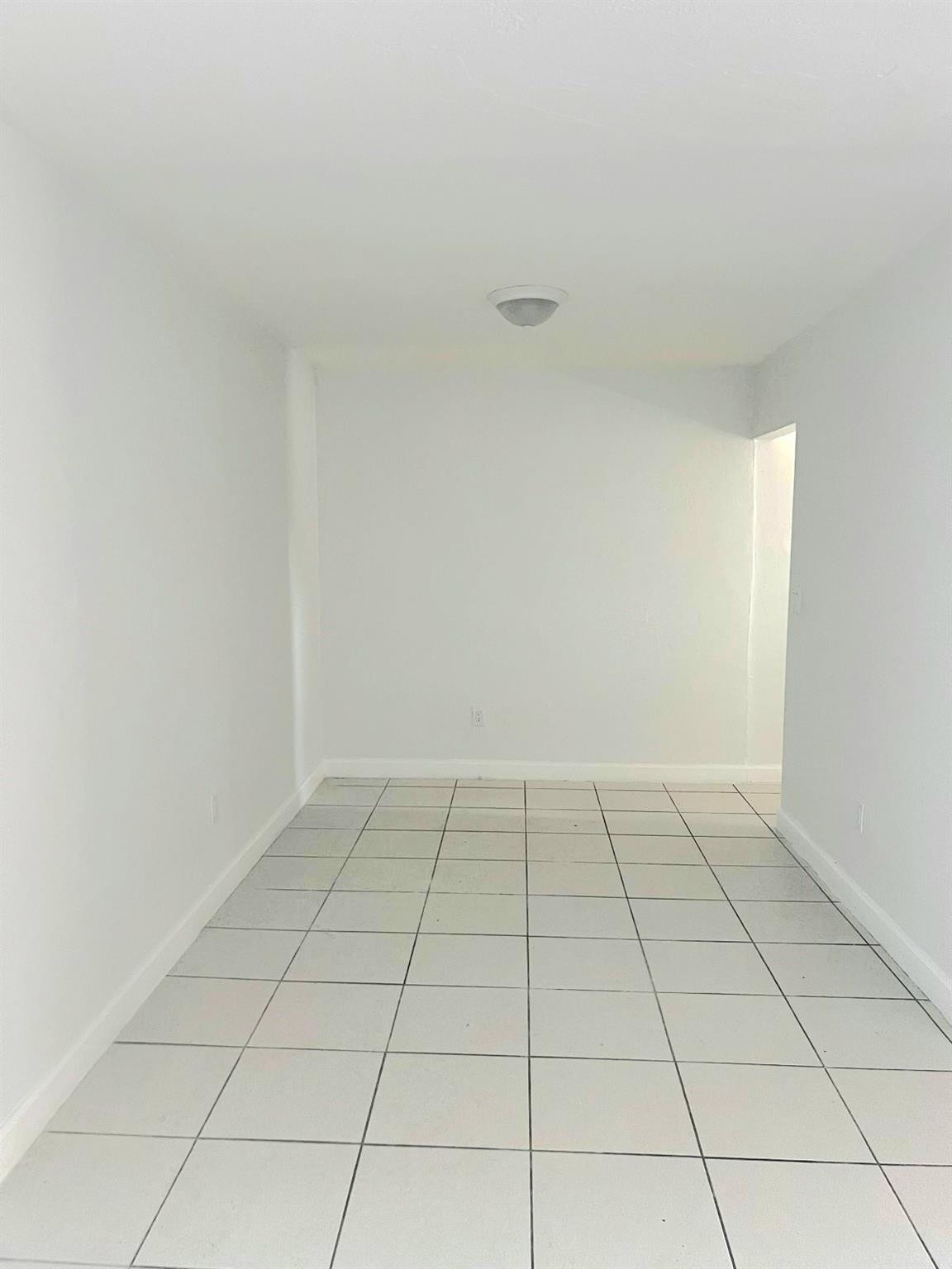 En Renta 1245 W 24th Street A-221, Hialeah, FL 33010, Hialeah, FL 33010