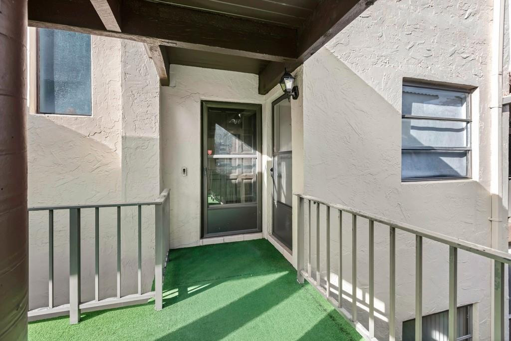 Foto de propiedad en 6010 S Falls Circle Drive 405, Lauderhill, FL 33319 Lauderhill con MLS# 