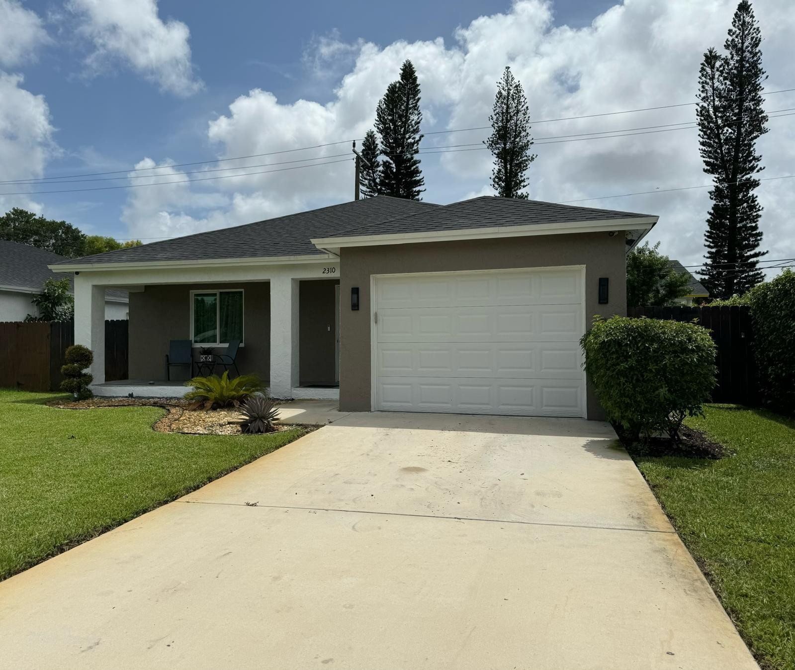Foto de propiedad en 2310 NW 2nd Street, Pompano Beach, FL 33069 Pompano Beach con MLS# 