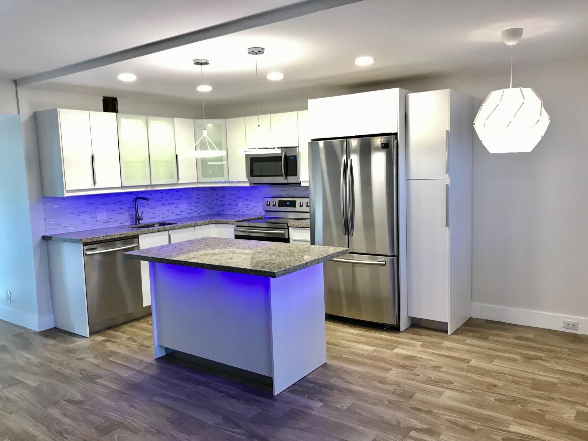 Foto de propiedad en 300 SW 134TH Way 210E, Pembroke Pines, FL 33027 Pembroke Pines con MLS# 