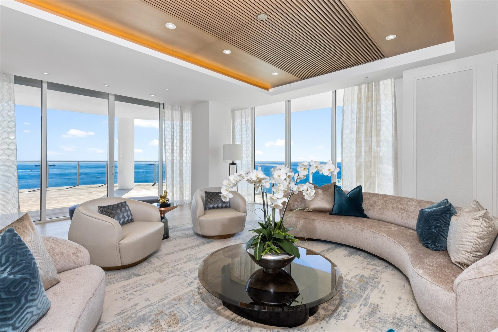 Foto de propiedad en 525 N Fort Lauderdale Beach Boulevard 2201, Fort Lauderdale, FL 33304 Fort Lauderdale con MLS# 