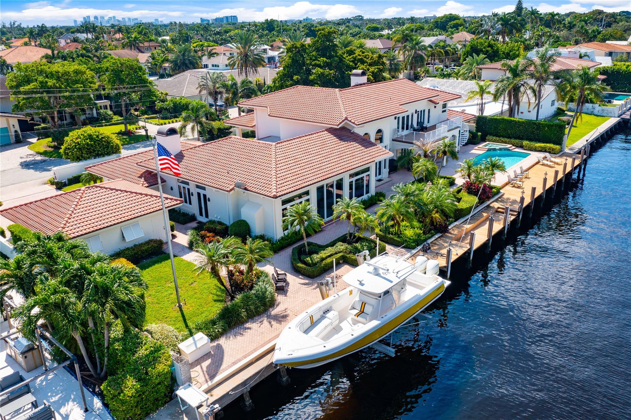Foto de propiedad en 3061 NE 44th Street, Fort Lauderdale, FL 33308 Fort Lauderdale con MLS# 