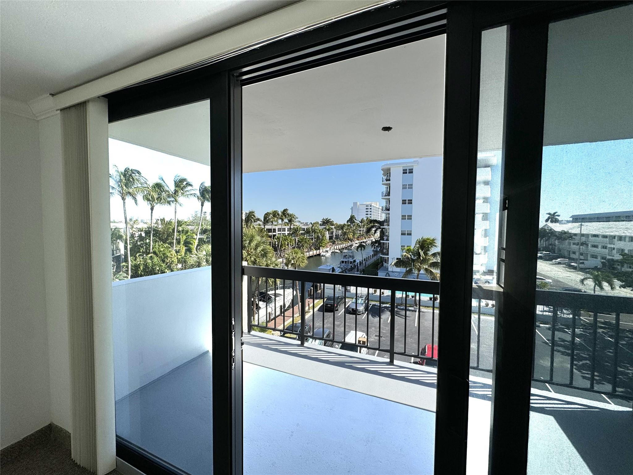 Foto de propiedad en 4800 Bayview Drive 406, Fort Lauderdale, FL 33308 Fort Lauderdale con MLS# 