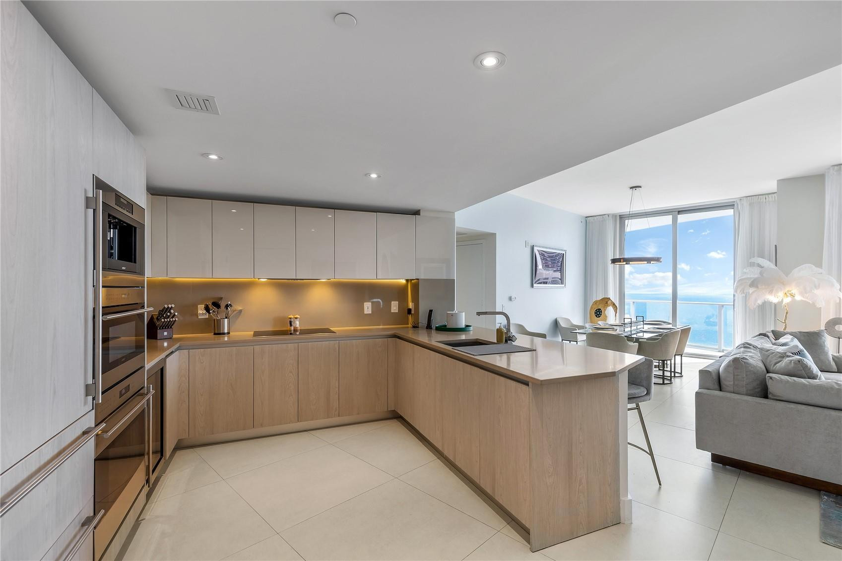 Foto de propiedad en 4111 S Ocean Drive Lph3/5, Hollywood, FL 33019 Hollywood con MLS# 