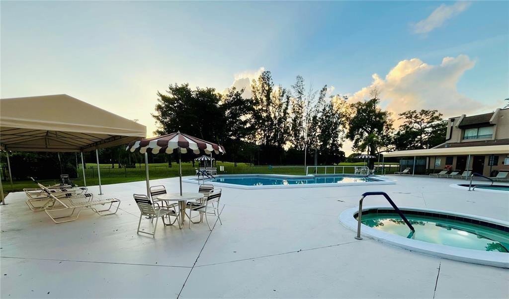 Foto de propiedad en 8050 W Mcnab Road 210, Tamarac, FL 33321 Tamarac con MLS# 