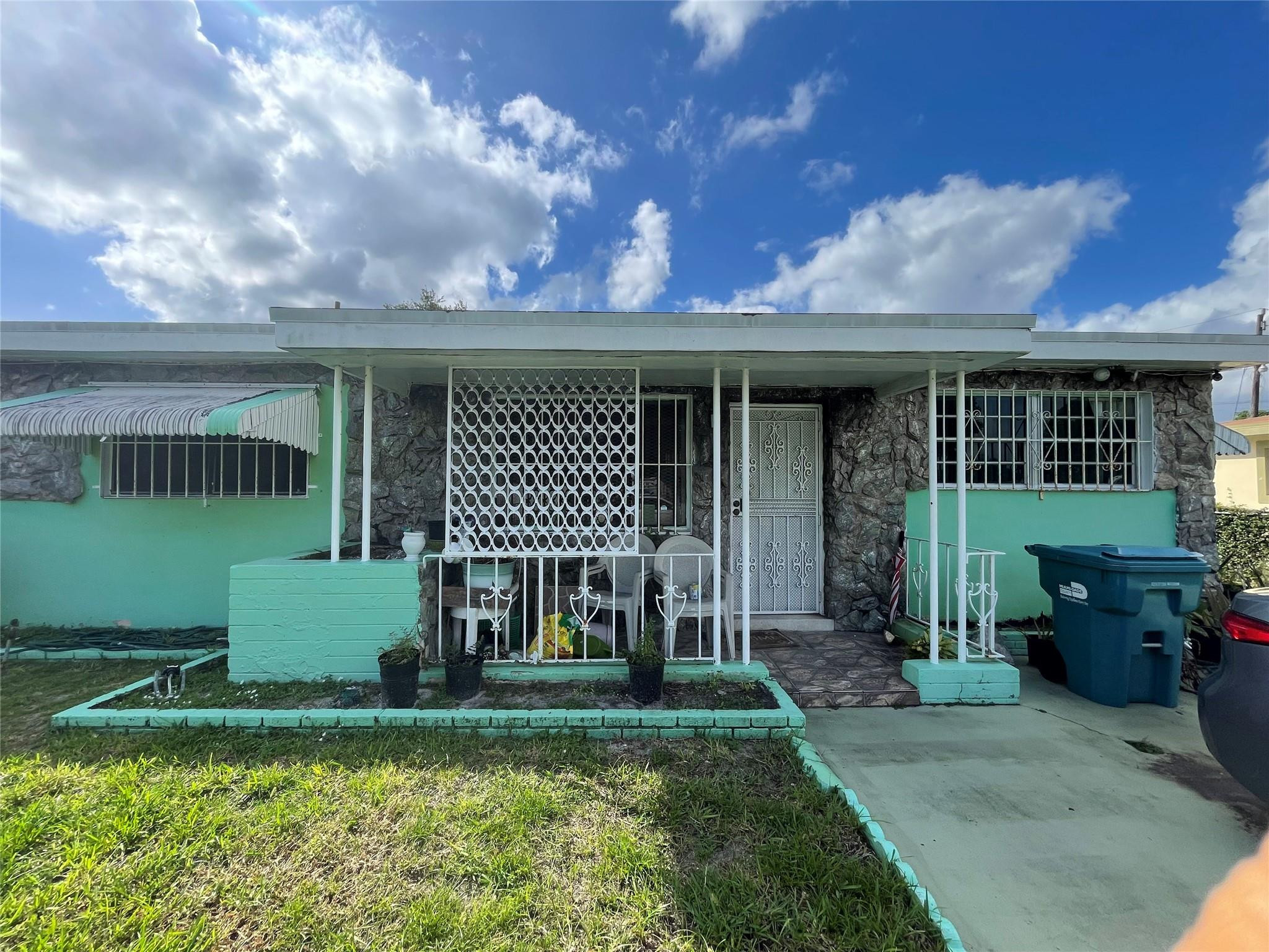 Foto de propiedad en 17140 NW 31st Avenue, Miami Gardens, FL 33056 Miami Gardens con MLS# 