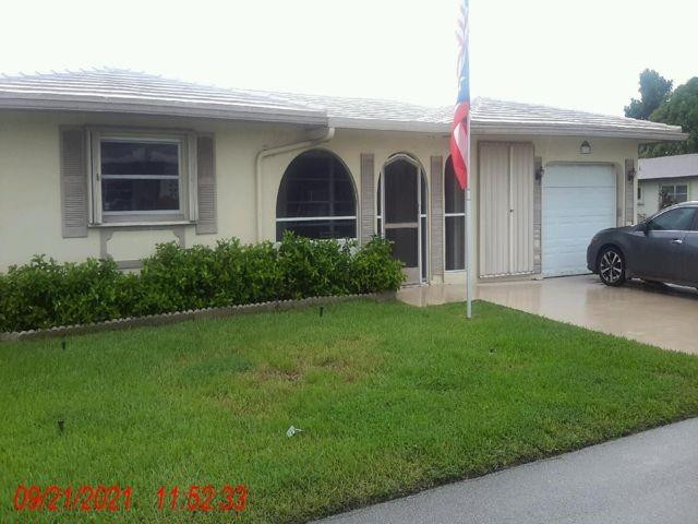 Foto de propiedad en 5723 NW 65th Way, Tamarac, FL 33321 Tamarac con MLS# 