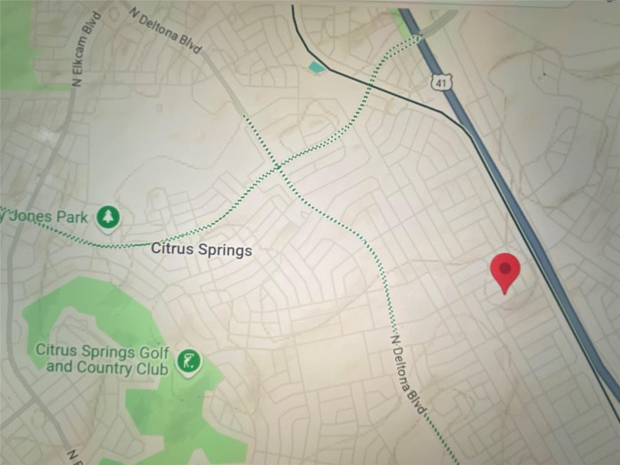 En Venta 684 W Pitler Place, Citrus Springs, FL 34434, Citrus Springs, FL 34434