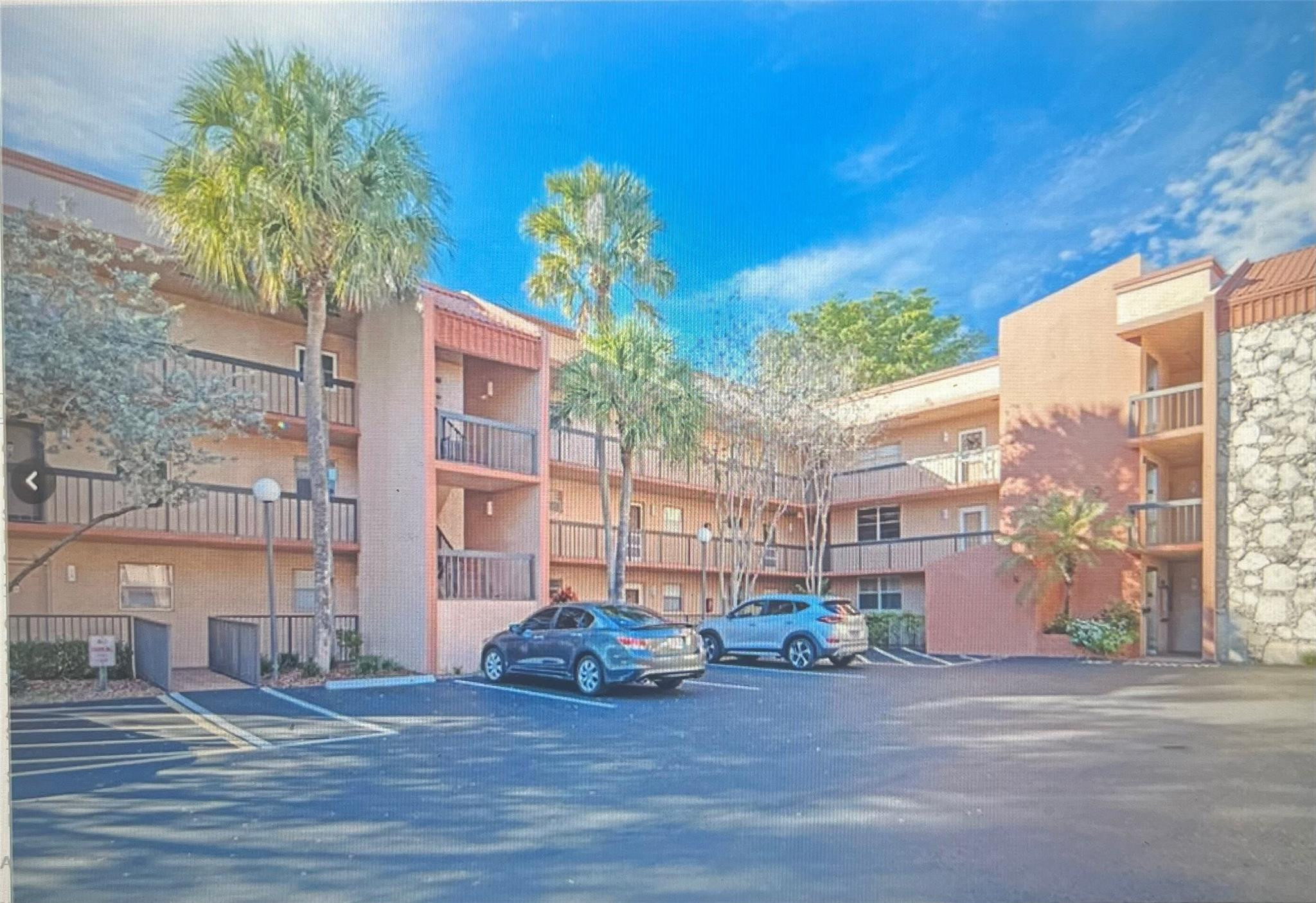 Foto de propiedad en 3140 Holiday Springs Boulevard 109, Margate, FL 33063 Margate con MLS# 