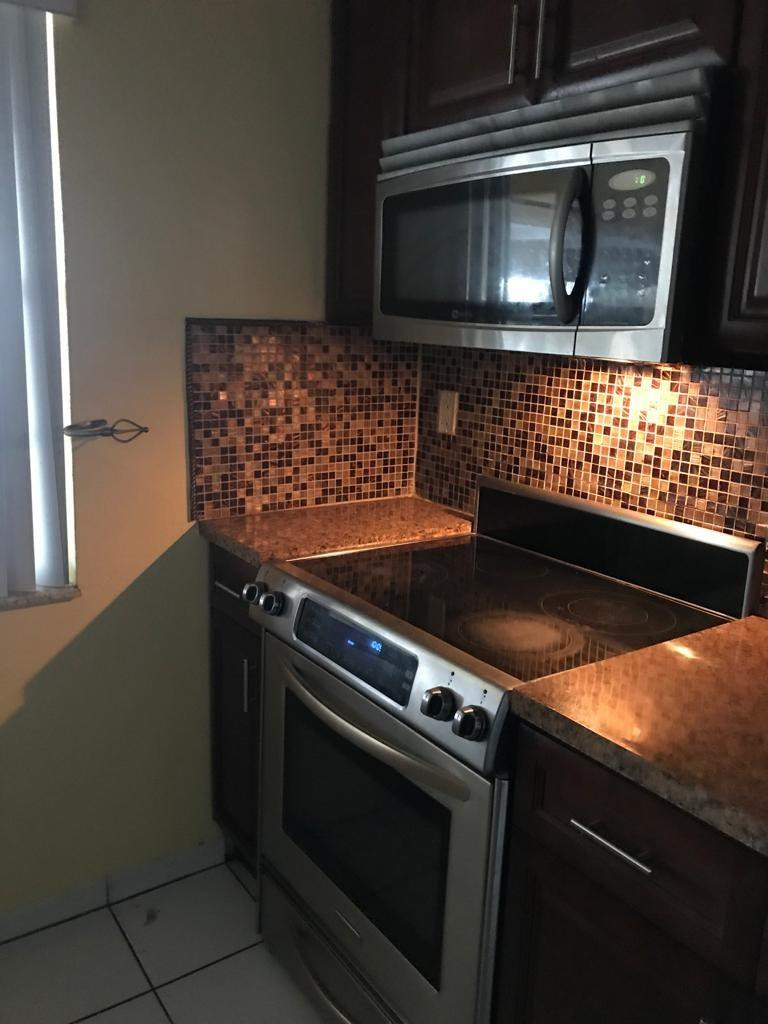 Foto de propiedad en 5100 SW 41st Street 110, Hollywood, FL 33023 Hollywood con MLS# 