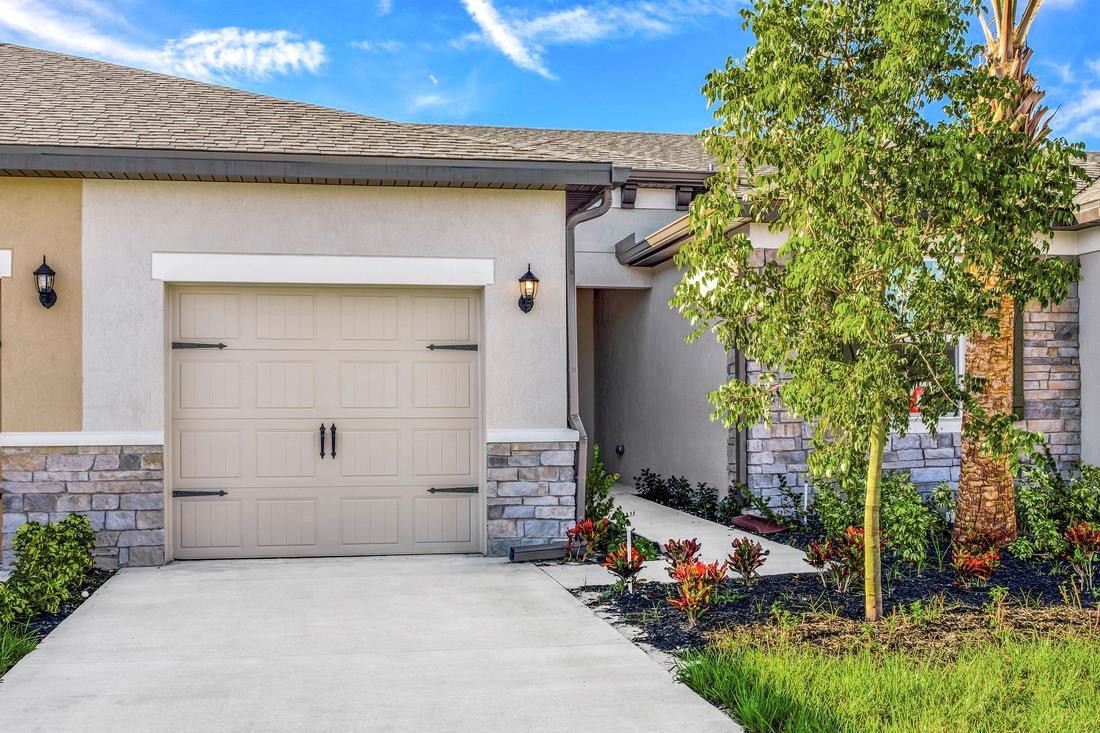 Foto de propiedad en 5410 Gladness Court, Fort Pierce, FL 34947 Fort Pierce con MLS# 