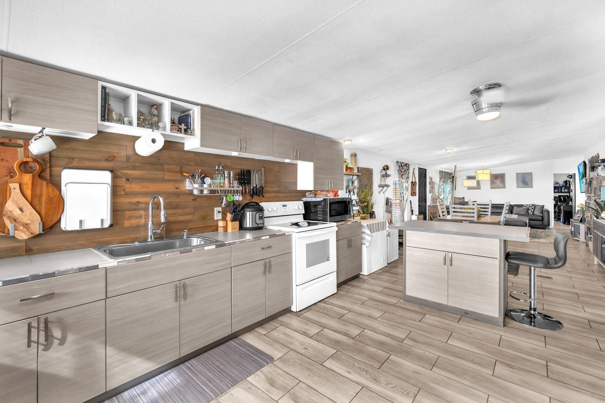 Foto de propiedad en 5520 NW 203rd, Miami Gardens, FL 33055 Miami Gardens con MLS# 