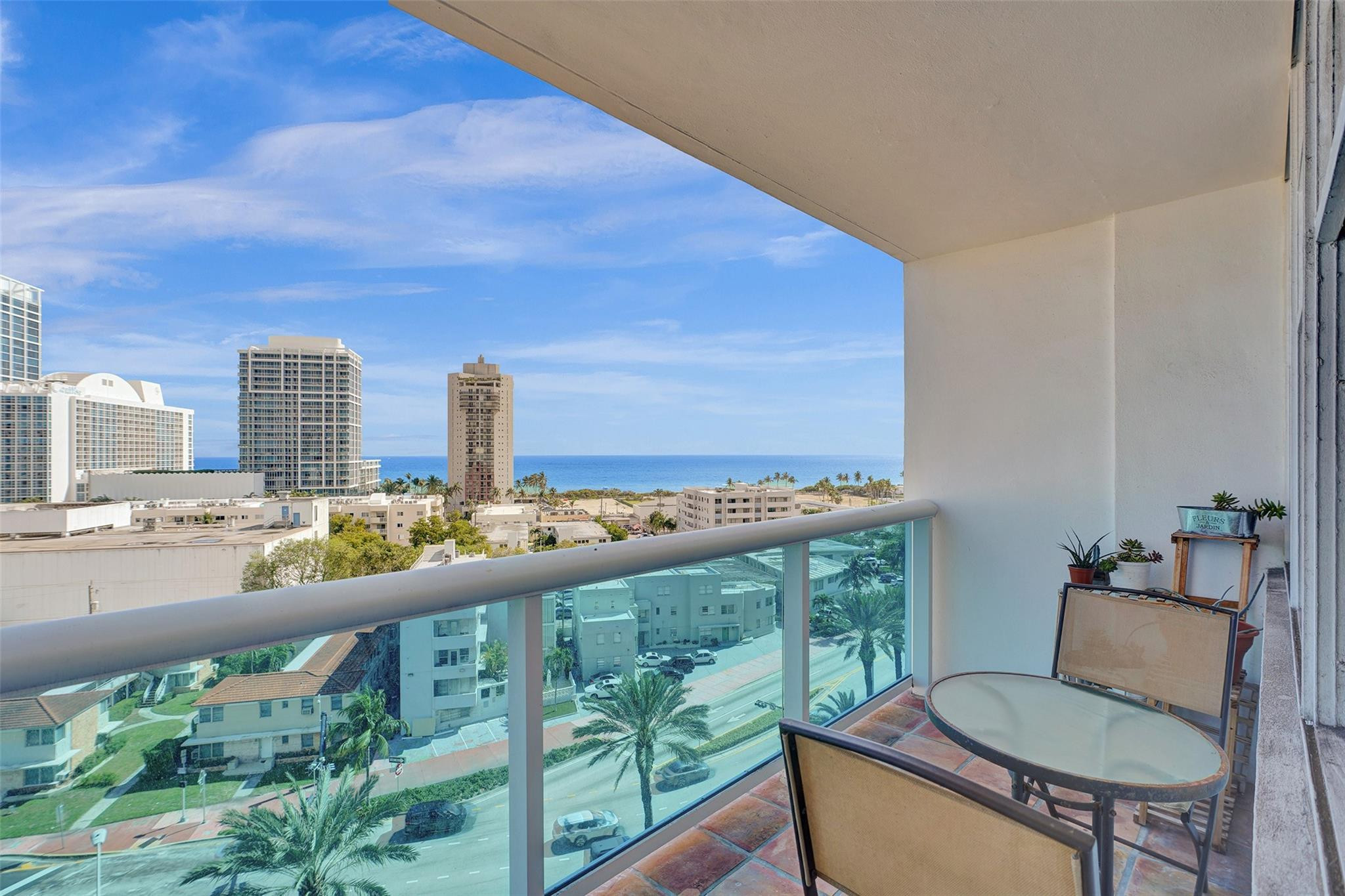 Foto de propiedad en 6770 Indian Creek Drive 10-R, Miami Beach, FL 33141 Miami Beach con MLS# 