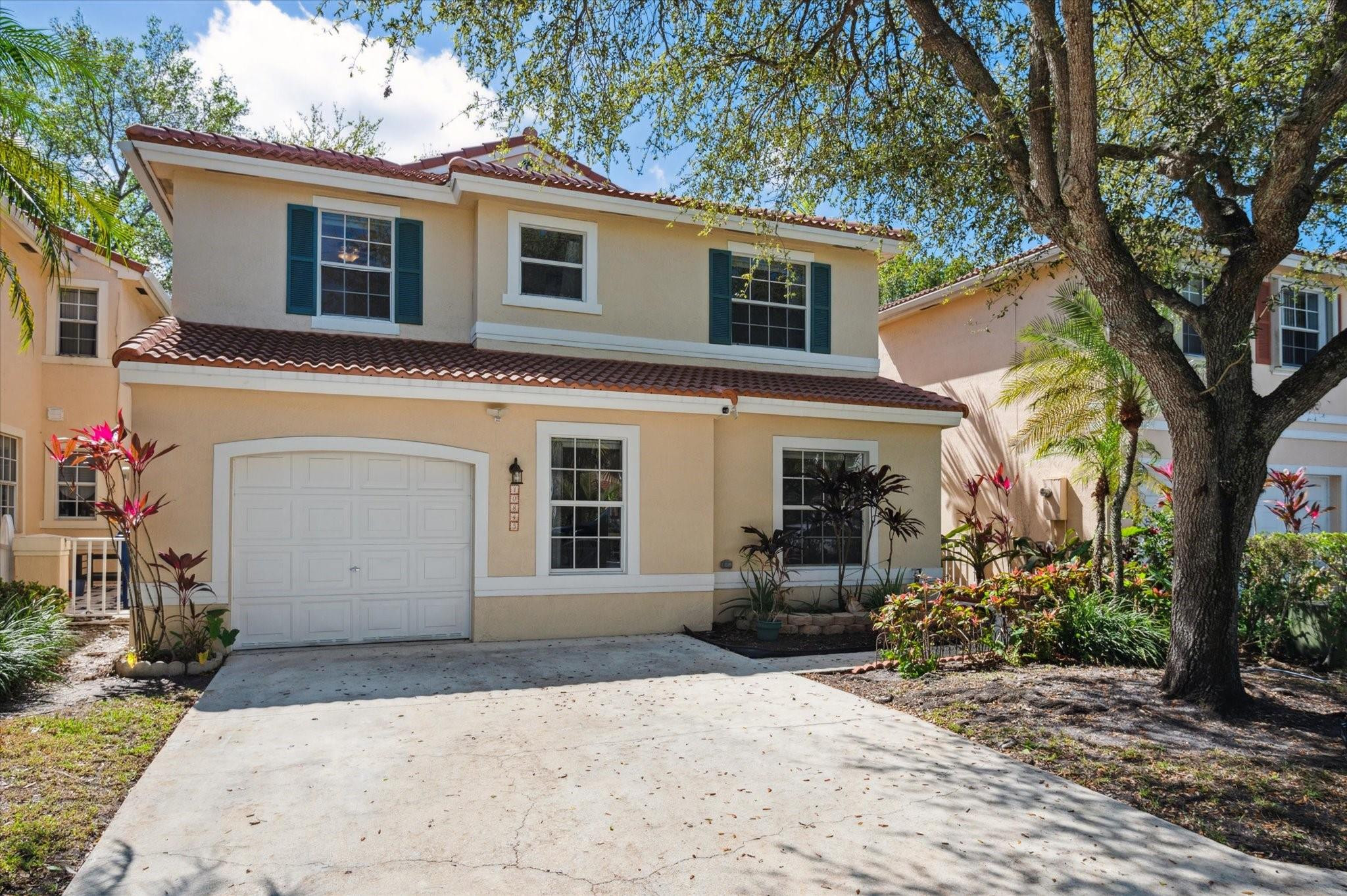 Foto de propiedad en 10845 NW 46th Drive, Coral Springs, FL 33076 Coral Springs con MLS# 