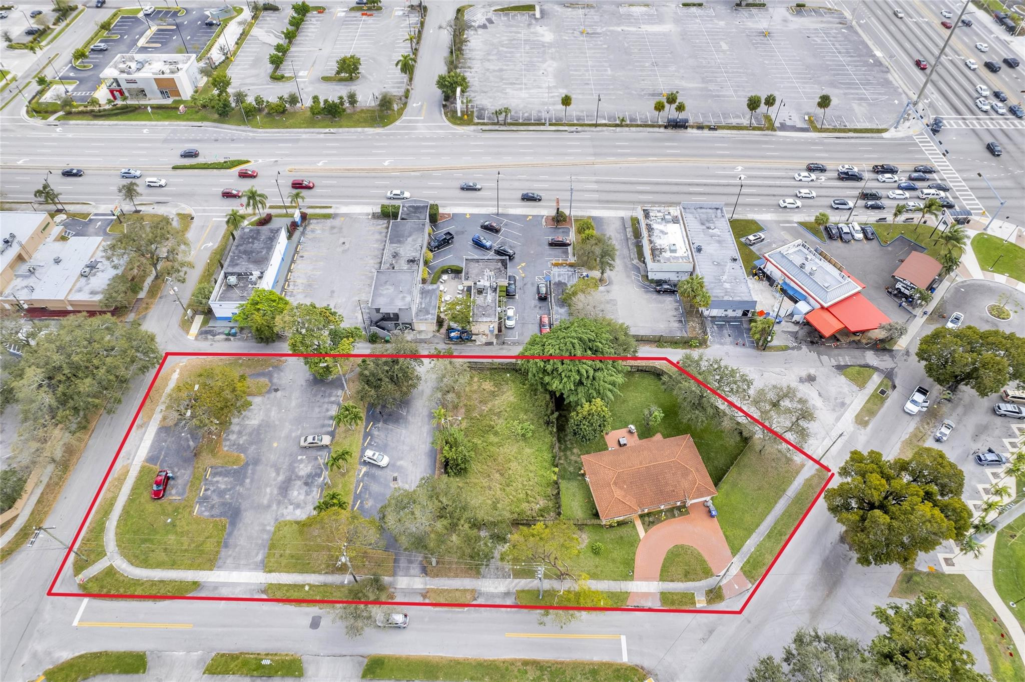 Foto de propiedad en 5912 Tyler Street, Hollywood, FL 33021 Hollywood con MLS# 