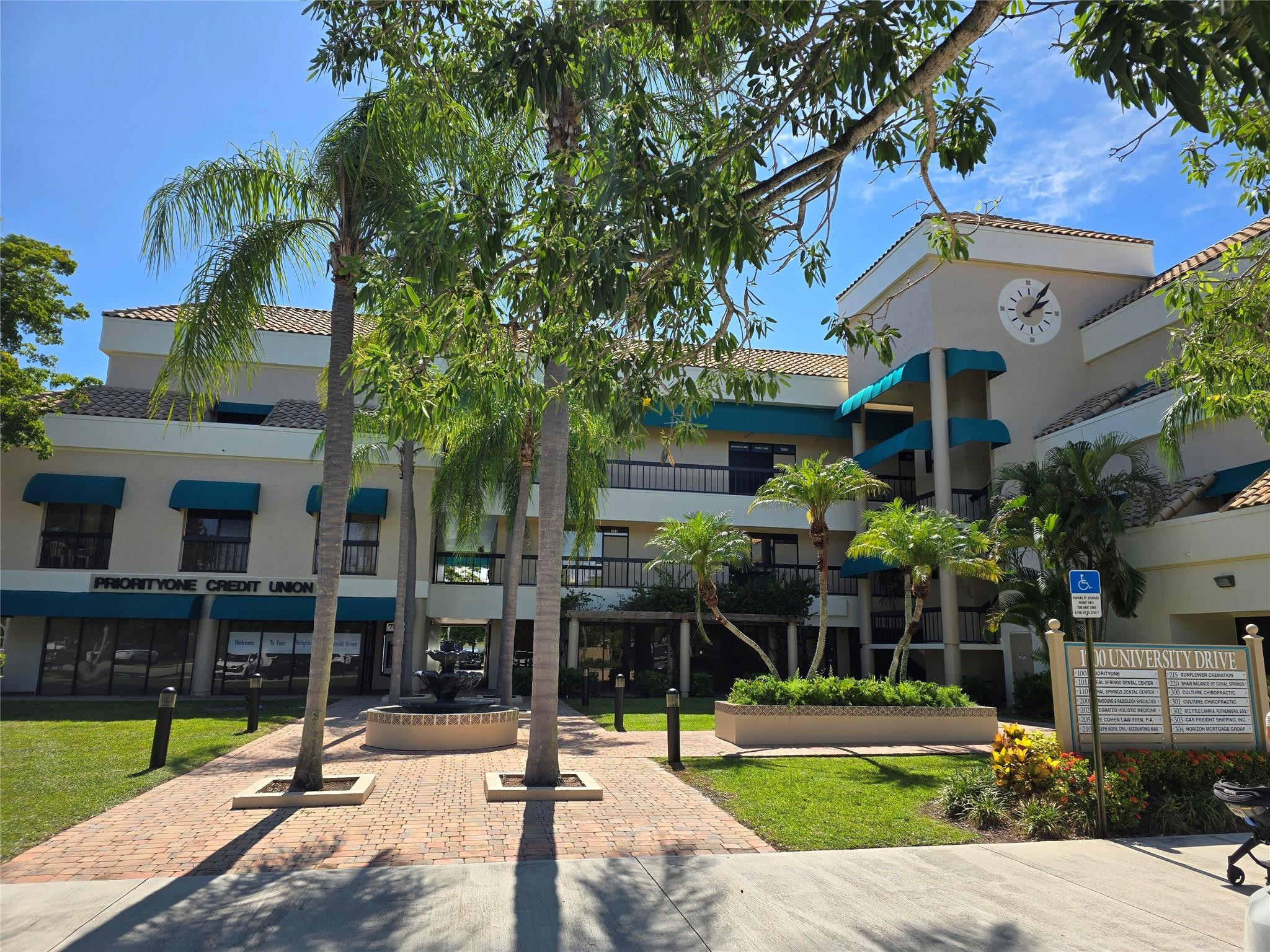 Foto de propiedad en 1700 N University 304, Coral Springs, FL 33071 Coral Springs con MLS# 
