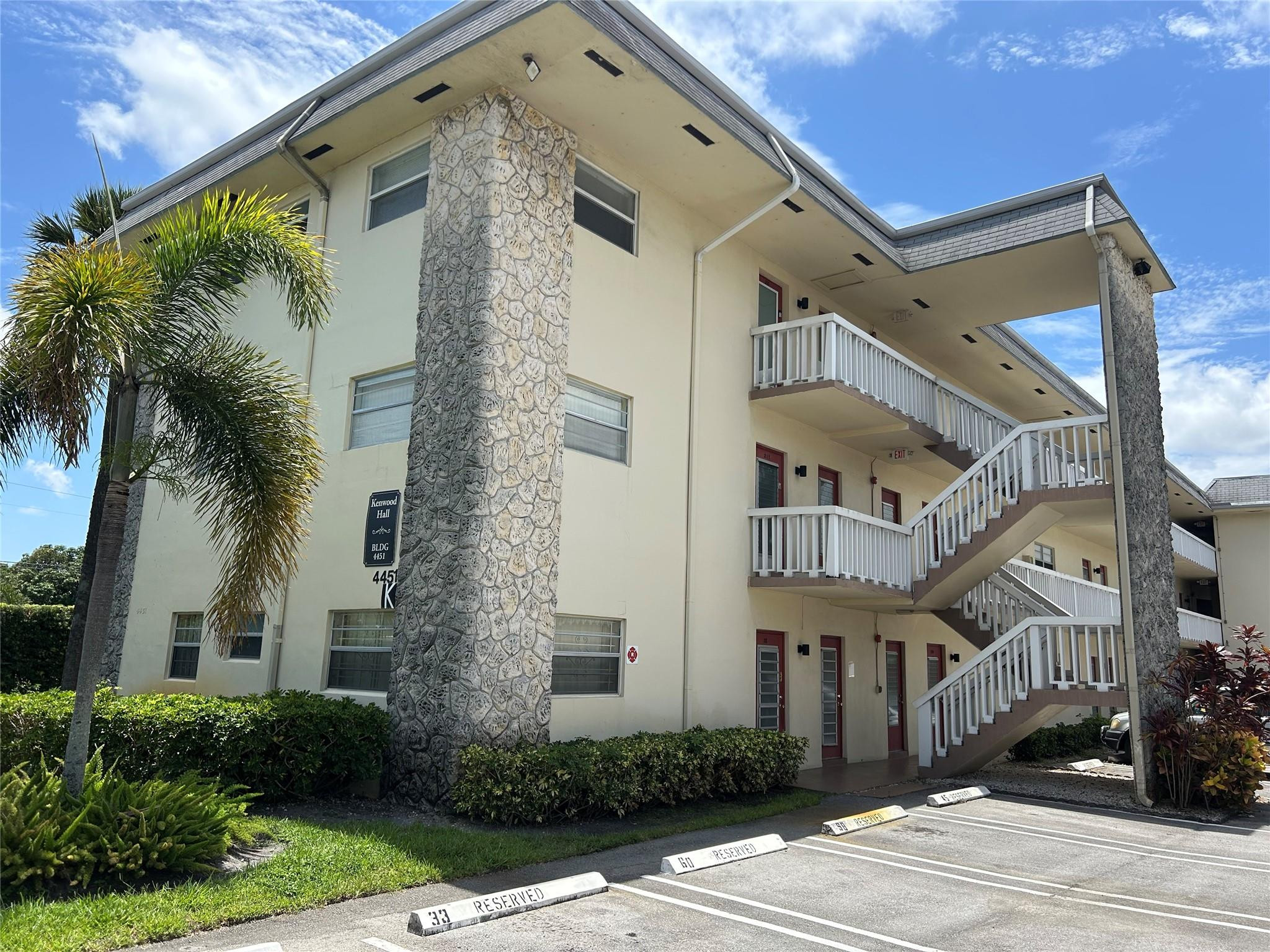 En Venta 4451 NW 16th Street k308, Fort Lauderdale, FL 33313, Fort Lauderdale, FL 33313