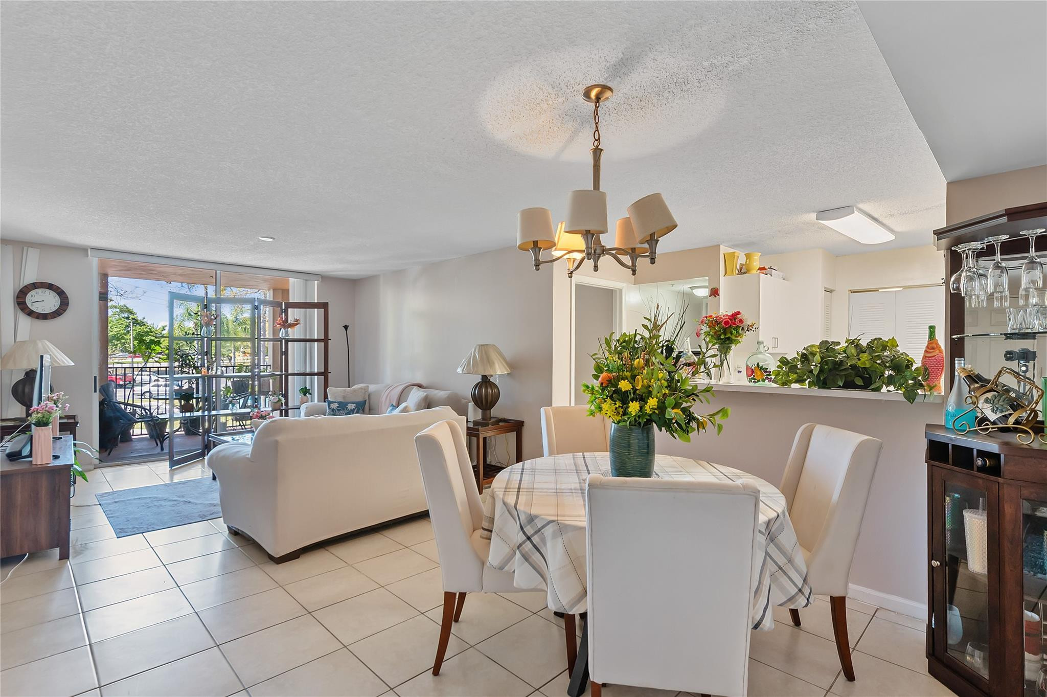 Foto de propiedad en 2133 Renaissance Boulevard 205, Miramar, FL 33025 Miramar con MLS# 
