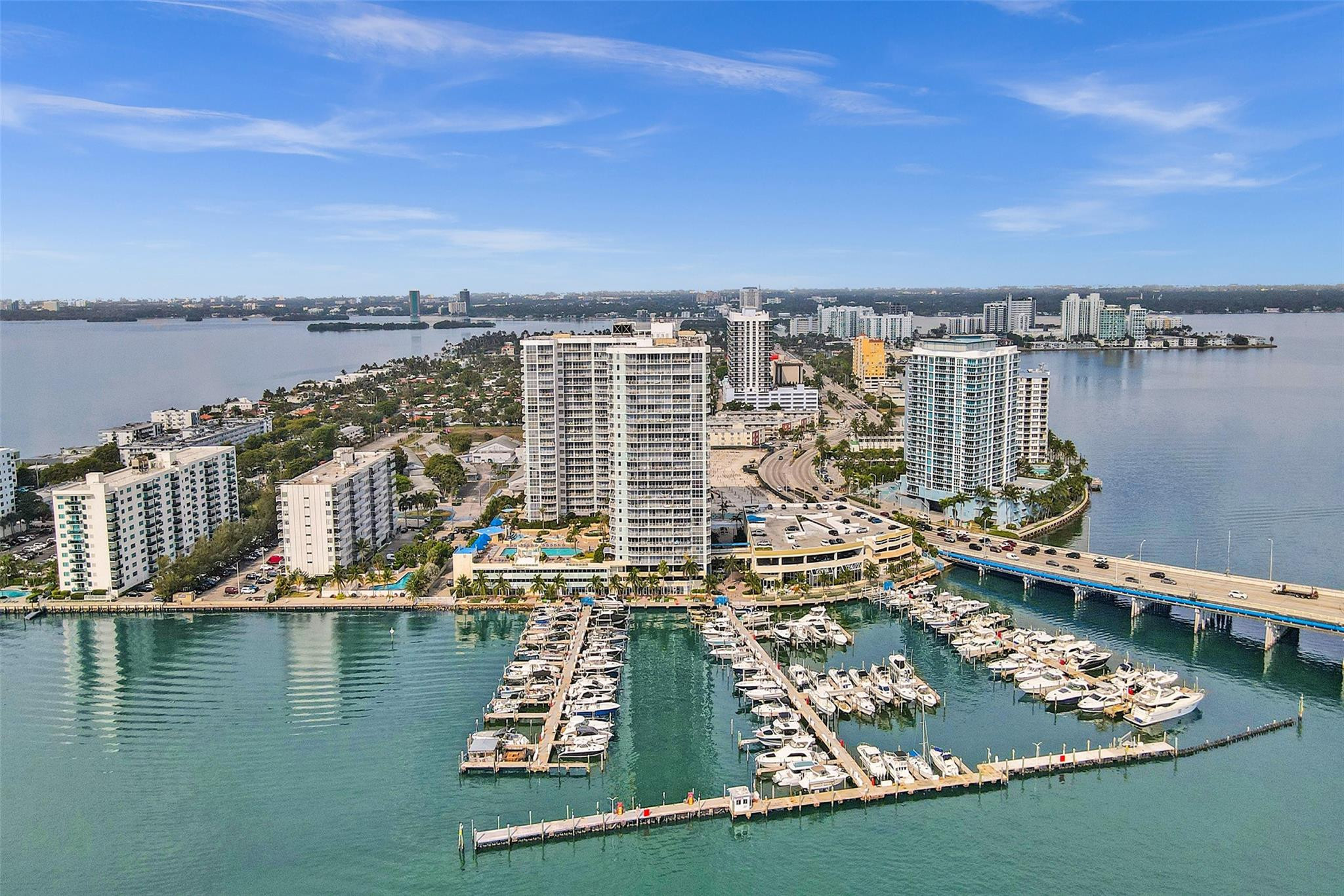 Foto de propiedad en 7601 E Treasure Drive 617, North Bay Village, FL 33141 North Bay Village con MLS# 