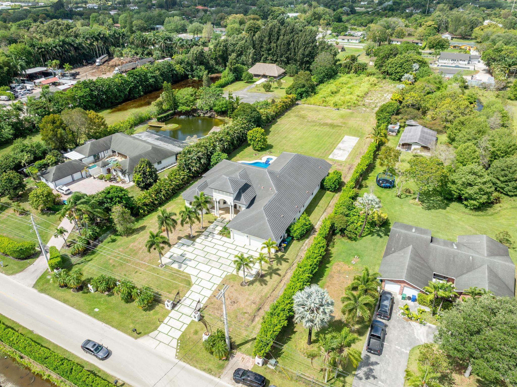 Foto de propiedad en 5941 SW 185th Way, Southwest Ranches, FL 33332 Southwest Ranches con MLS# 