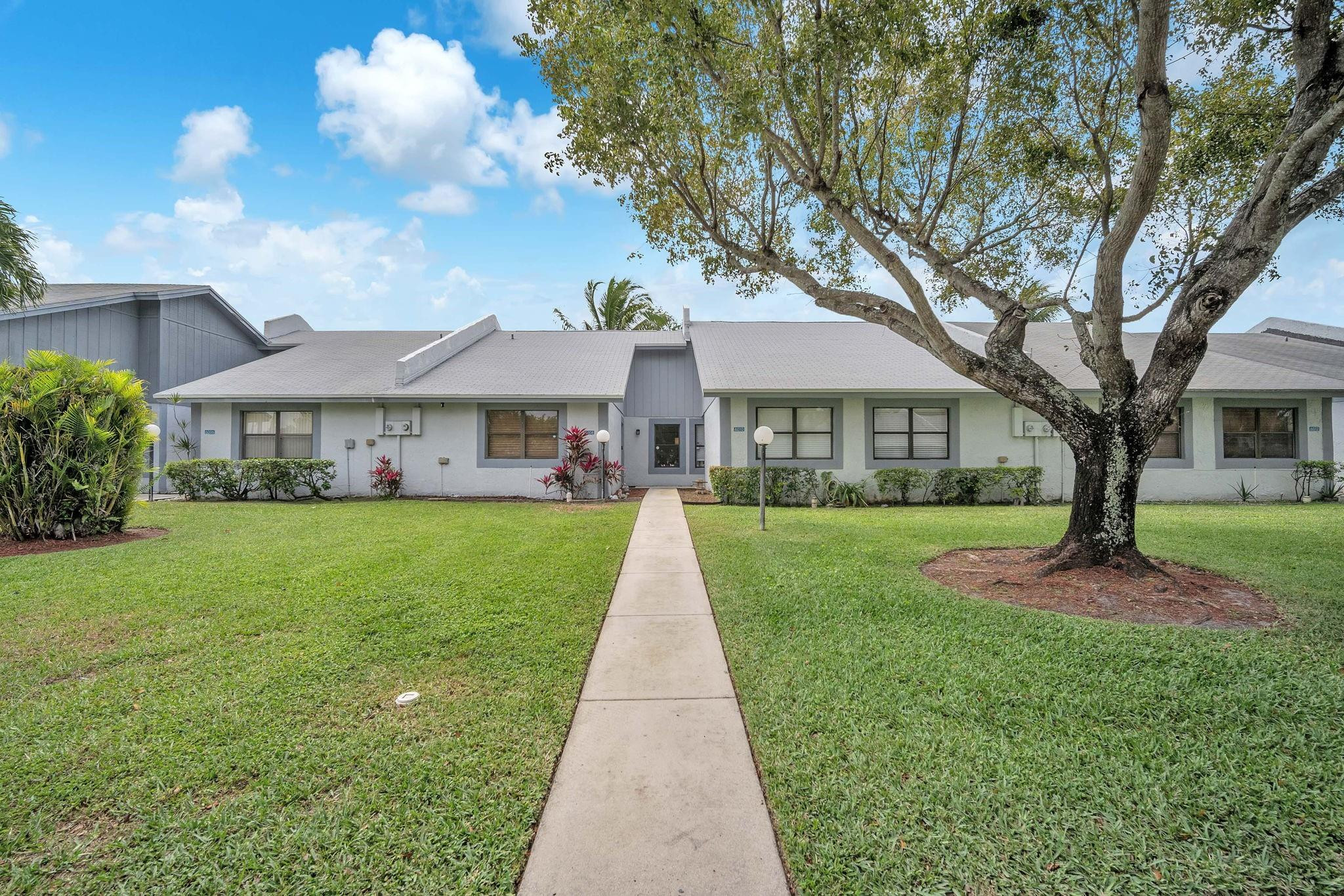 Foto de propiedad en 6008 NW 3rd Street, Margate, FL 33063 Margate con MLS# 