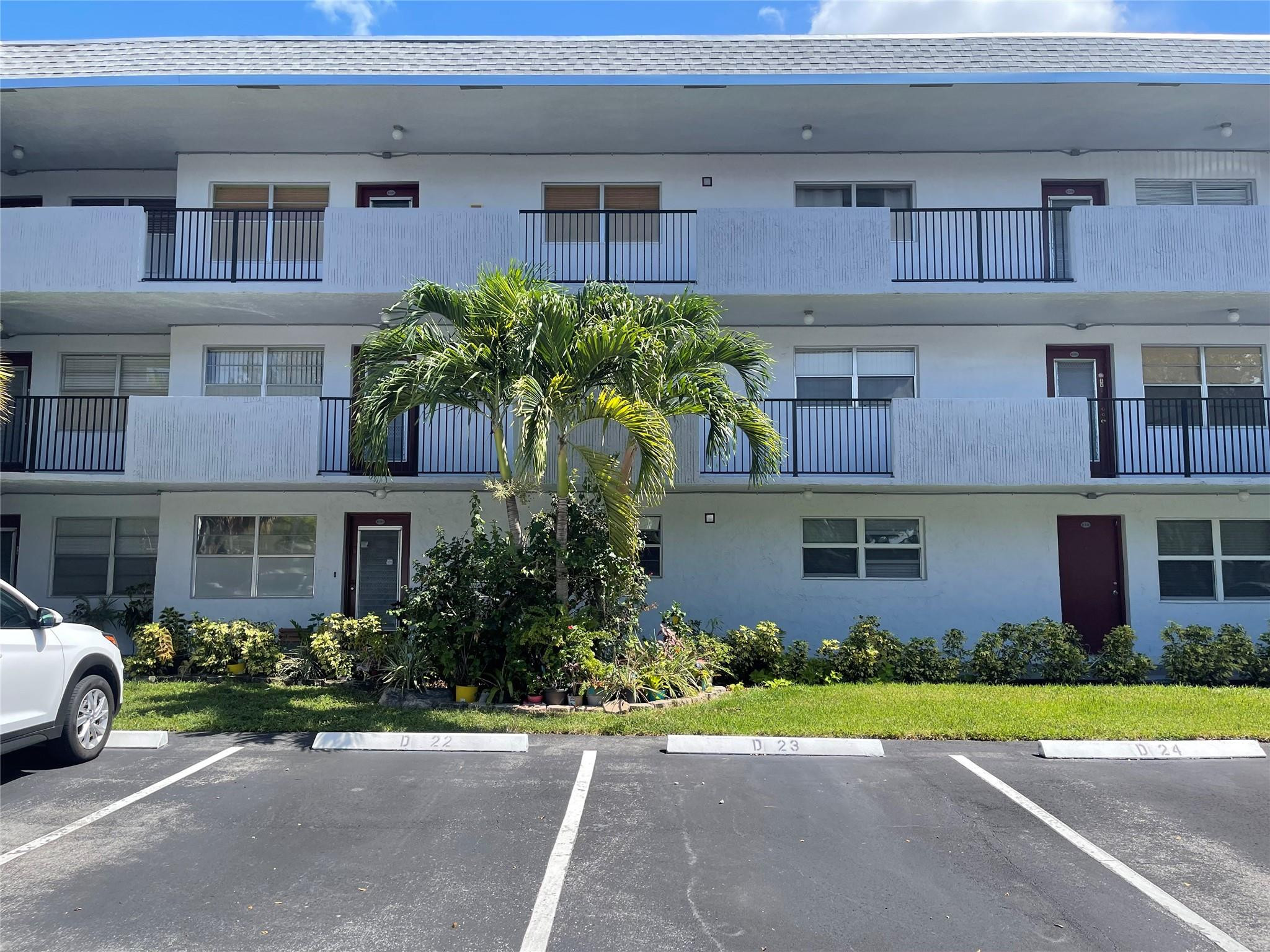 Foto de propiedad en 8405 NW 61st Street D-109, Tamarac, FL 33321 Tamarac con MLS# 