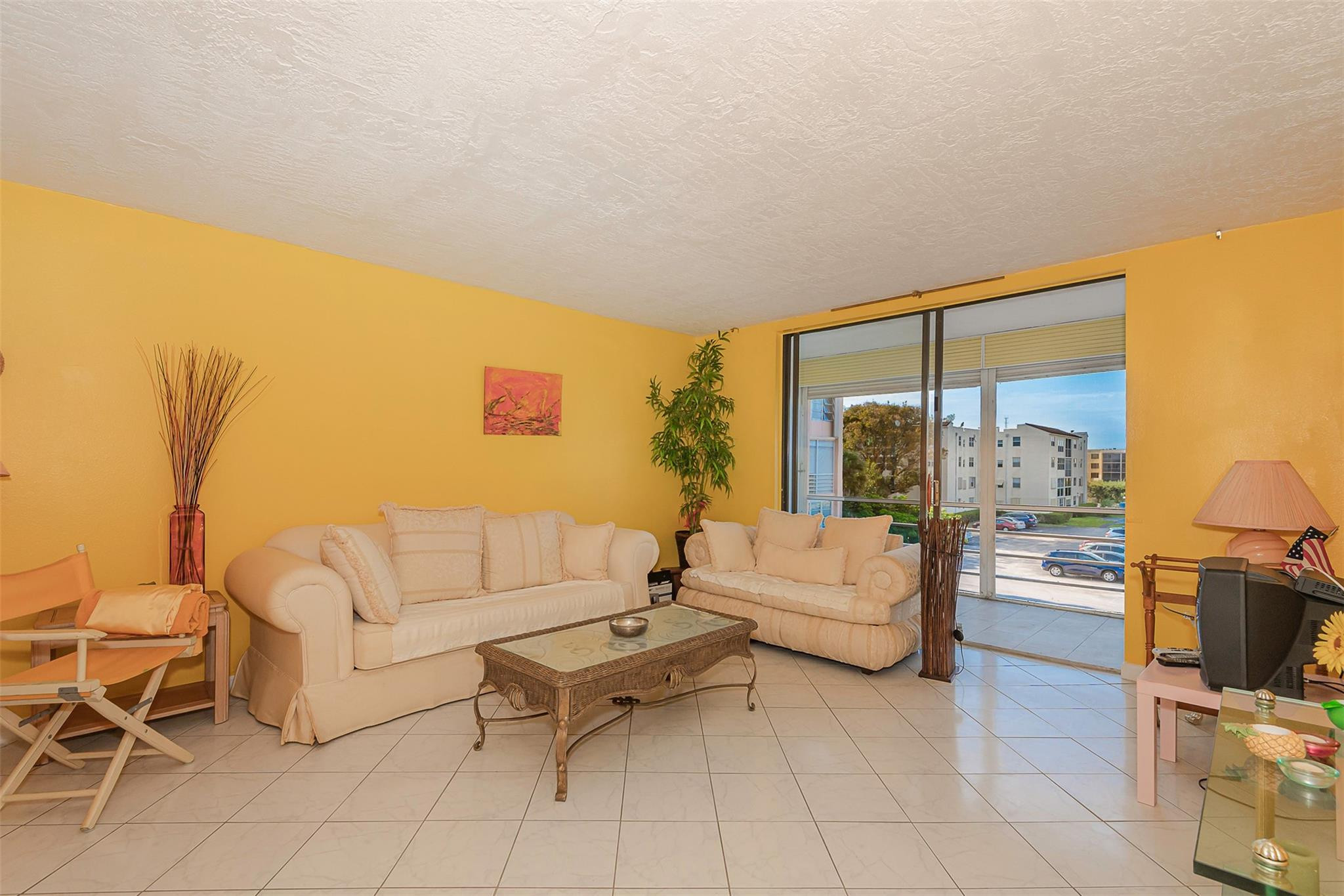 En Venta 2861 Somerset Drive 317, Lauderdale Lakes, FL 33311, Lauderdale Lakes, FL 33311