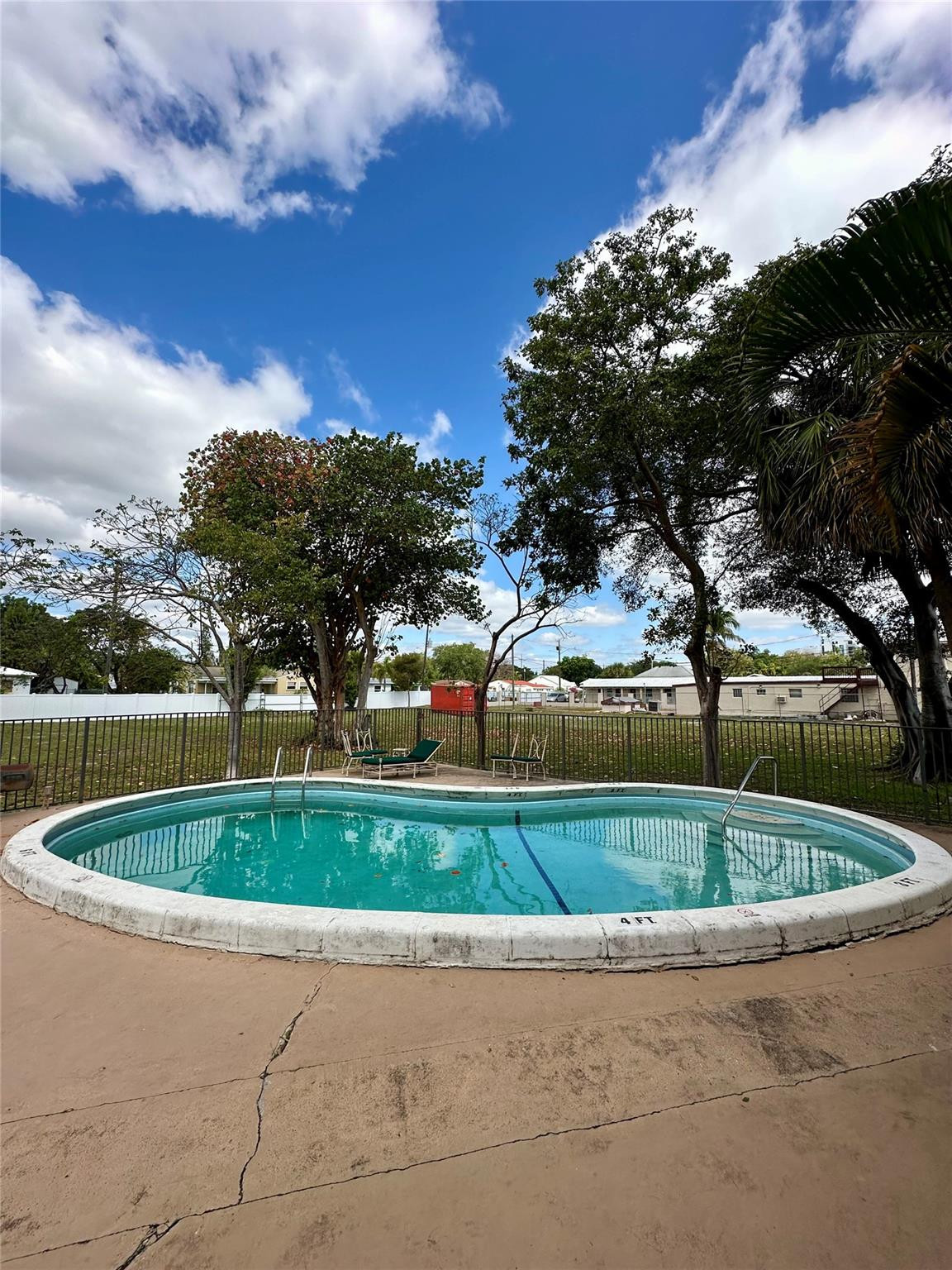 Foto de propiedad en 348 S Federal Highway 2, Dania Beach, FL 33004 Dania Beach con MLS# 