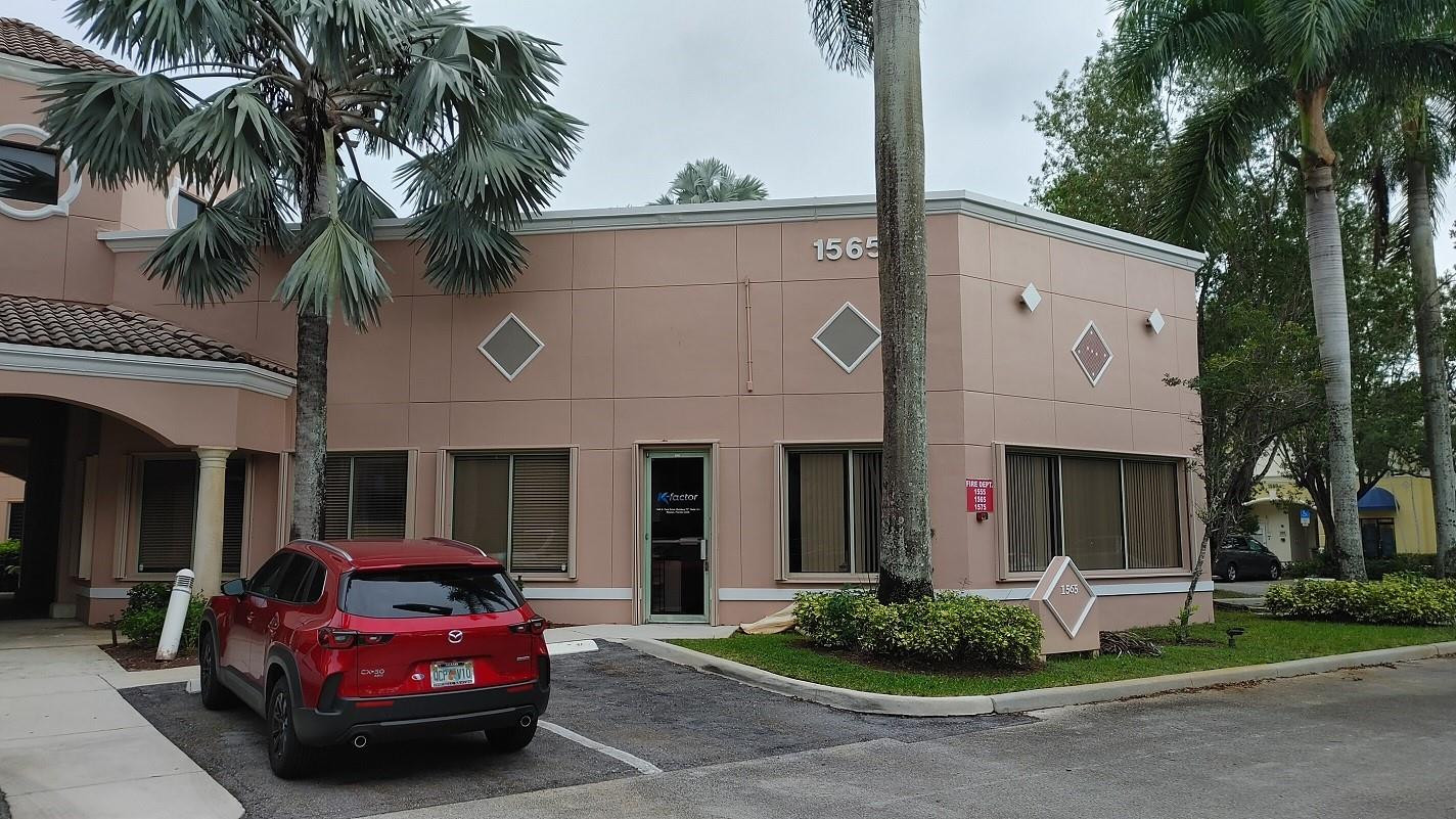 En Venta 1565 N Park Drive 104, Weston, FL 33326, Weston, FL 33326