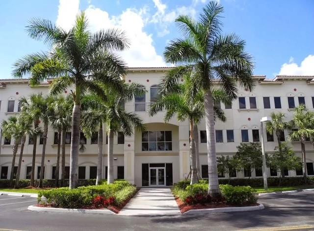 Foto de propiedad en 2893 Executive Park Drive 105, Weston, FL 33331 Weston con MLS# 