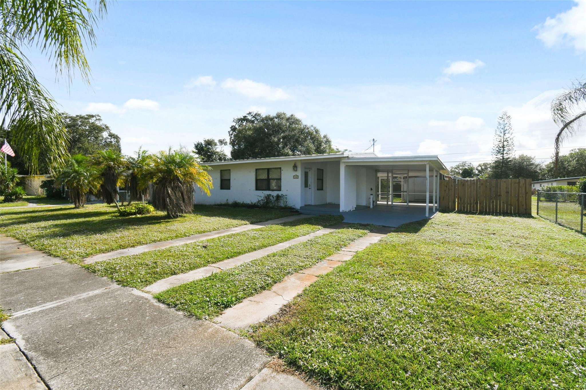 Foto de propiedad en 140 SE Serenata Court, Port St. Lucie, FL 34983 Port St. Lucie con MLS# 