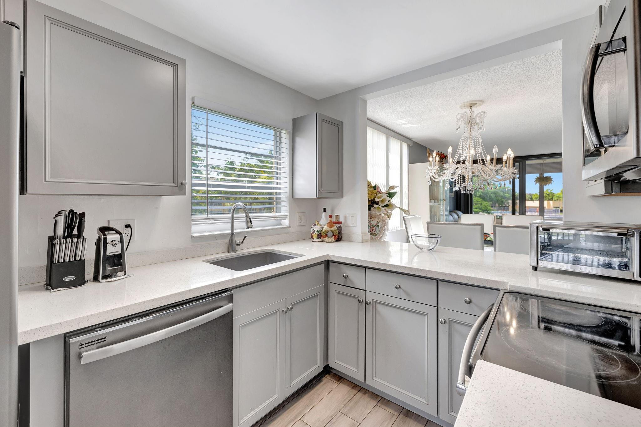 Foto de propiedad en 5860 NW 64th Avenue 201, Tamarac, FL 33319 Tamarac con MLS# 