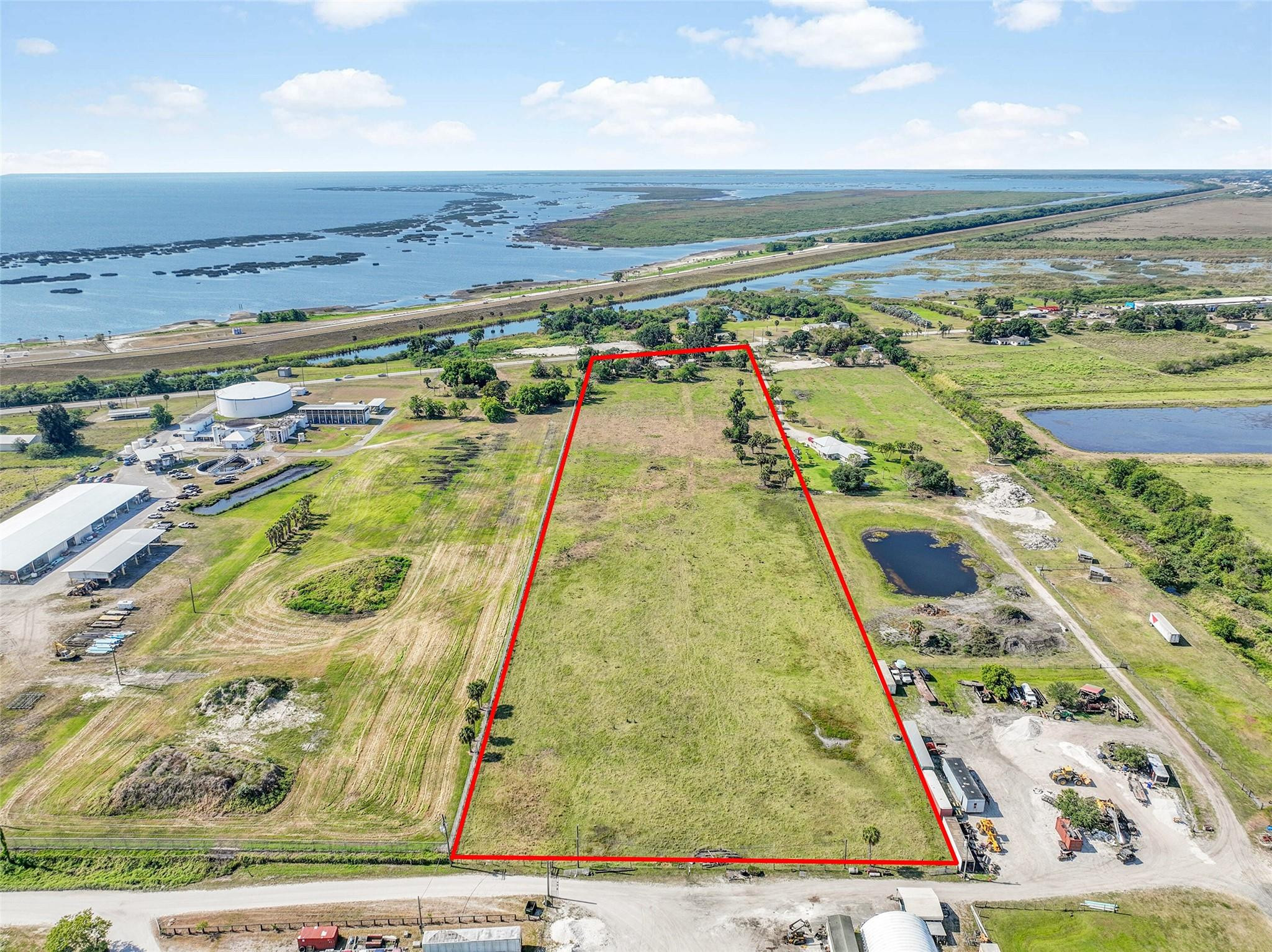 Foto de propiedad en 672 State Road 78, Okeechobee, FL 34974 Okeechobee con MLS# 