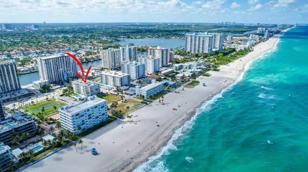 Foto de propiedad en 1901 S Ocean Drive 202, Hollywood, FL 33019 Hollywood con MLS# 