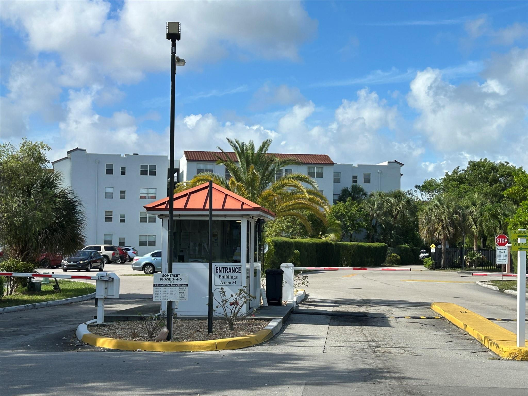 Foto de propiedad en 2800 Somerset Drive 109J, Lauderdale Lakes, FL 33311 Lauderdale Lakes con MLS# 