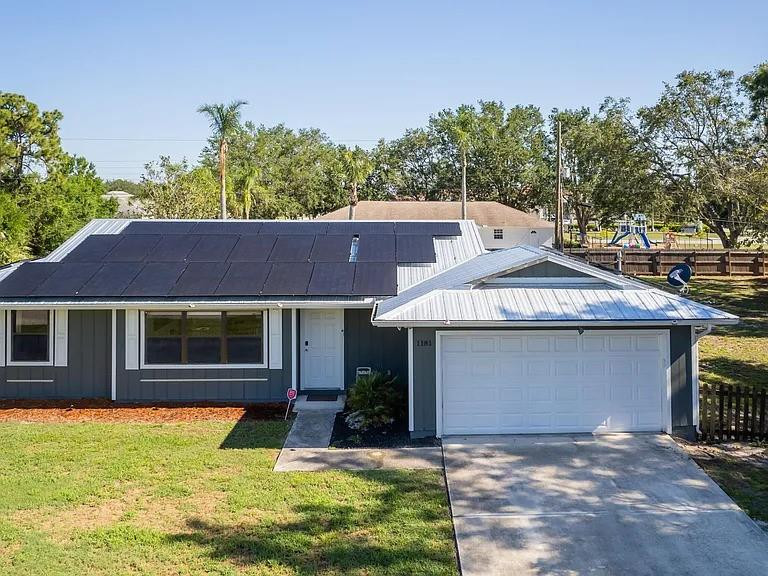 Foto de propiedad en 1181 SW Goodman Avenue, Port St. Lucie, FL 34953 Port St. Lucie con MLS# 