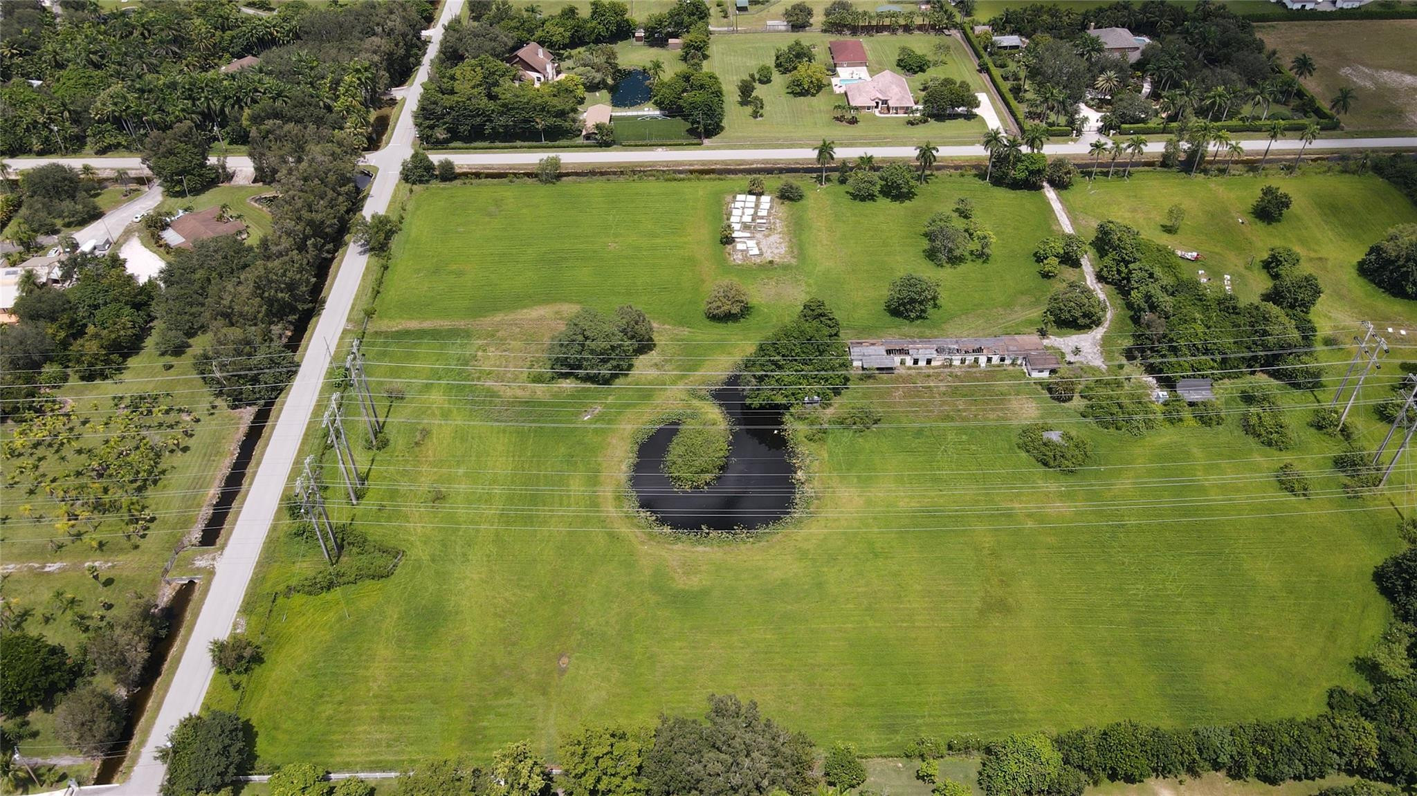 Foto de propiedad en 12880 Luray Road, Southwest Ranches, FL 33330 Southwest Ranches con MLS# 