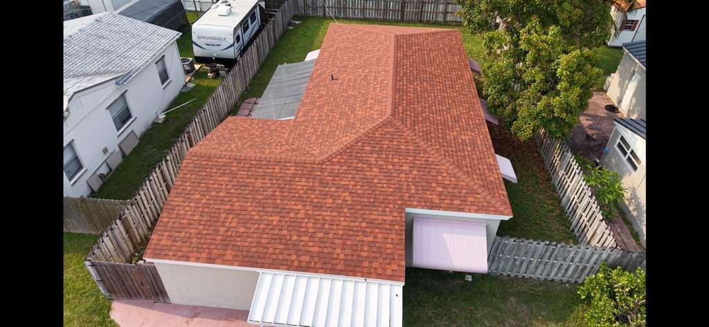 Foto de propiedad en 2071 NE 180th Street, North Miami Beach, FL 33162 North Miami Beach con MLS# 