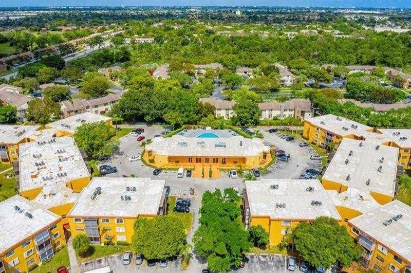 Foto de propiedad en 4334 NW 9th Avenue 9-3B, Deerfield Beach, FL 33064 Deerfield Beach con MLS# 