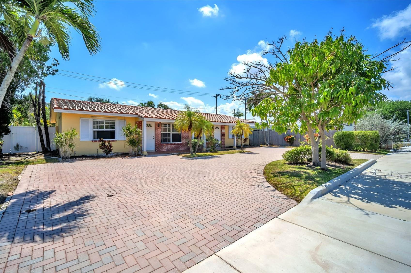 Foto de propiedad en 1910 NE 56th Street, Fort Lauderdale, FL 33308 Fort Lauderdale con MLS# 