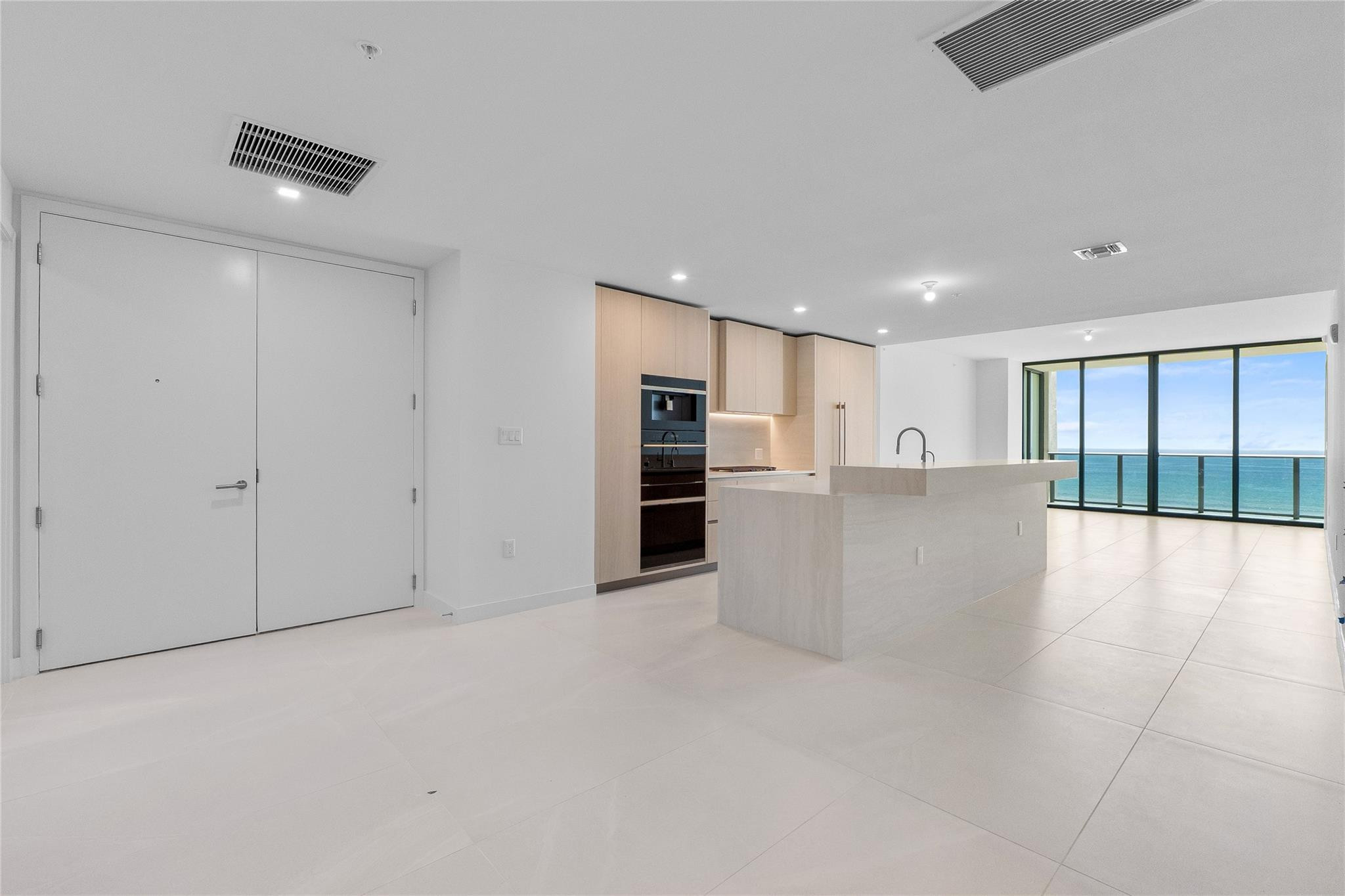 Foto de propiedad en 900 N Ocean Boulevard 504, Pompano Beach, FL 33062 Pompano Beach con MLS# 