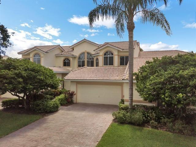 Foto de propiedad en 676 W Palm Aire Drive, Pompano Beach, FL 33069 Pompano Beach con MLS# 