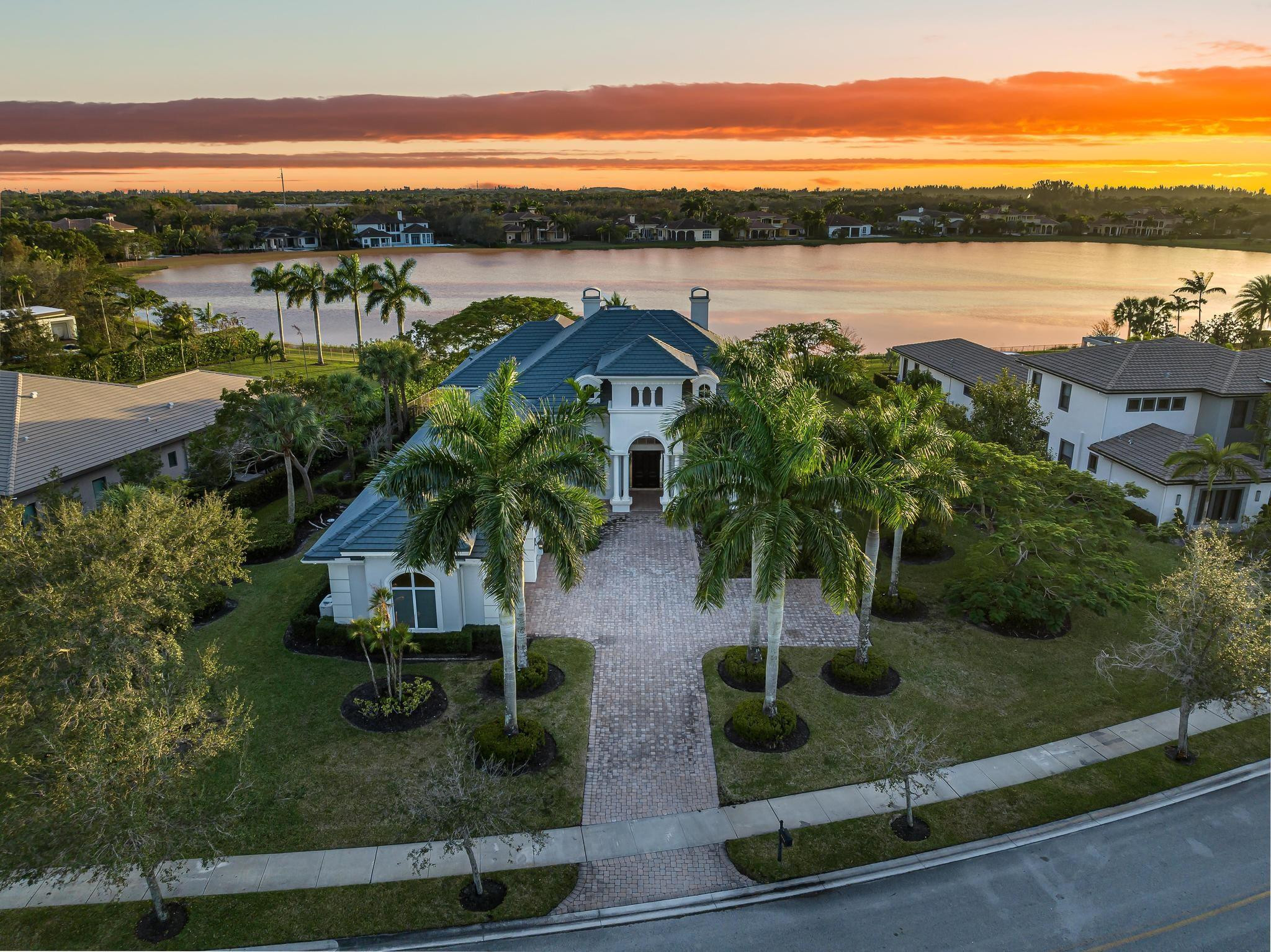 Foto de propiedad en 3111 Lake Ridge Lane, Weston, FL 33332 Weston con MLS# 