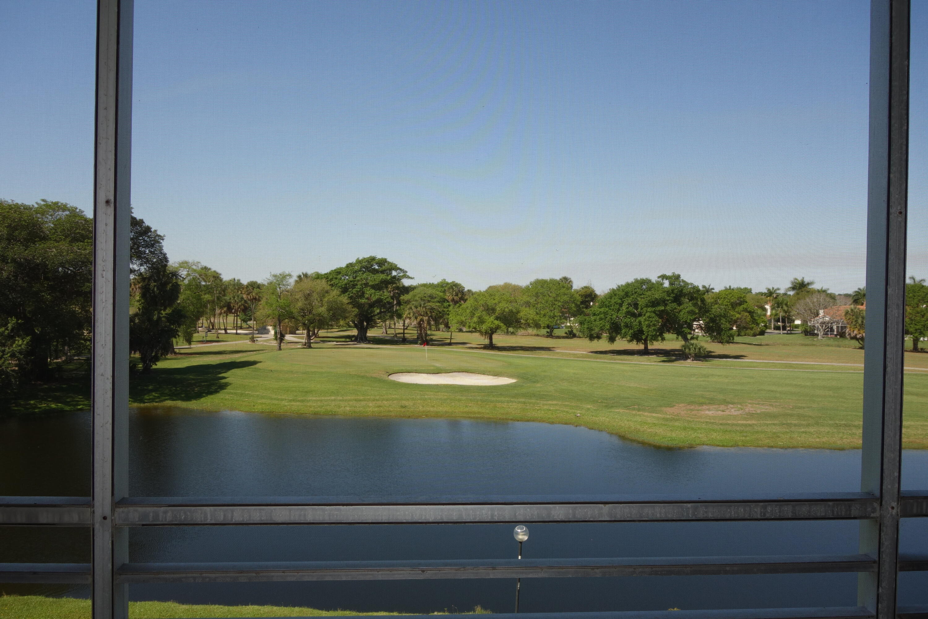 Foto de propiedad en 3507 Oaks Way 307, Pompano Beach, FL 33069 Pompano Beach con MLS# 
