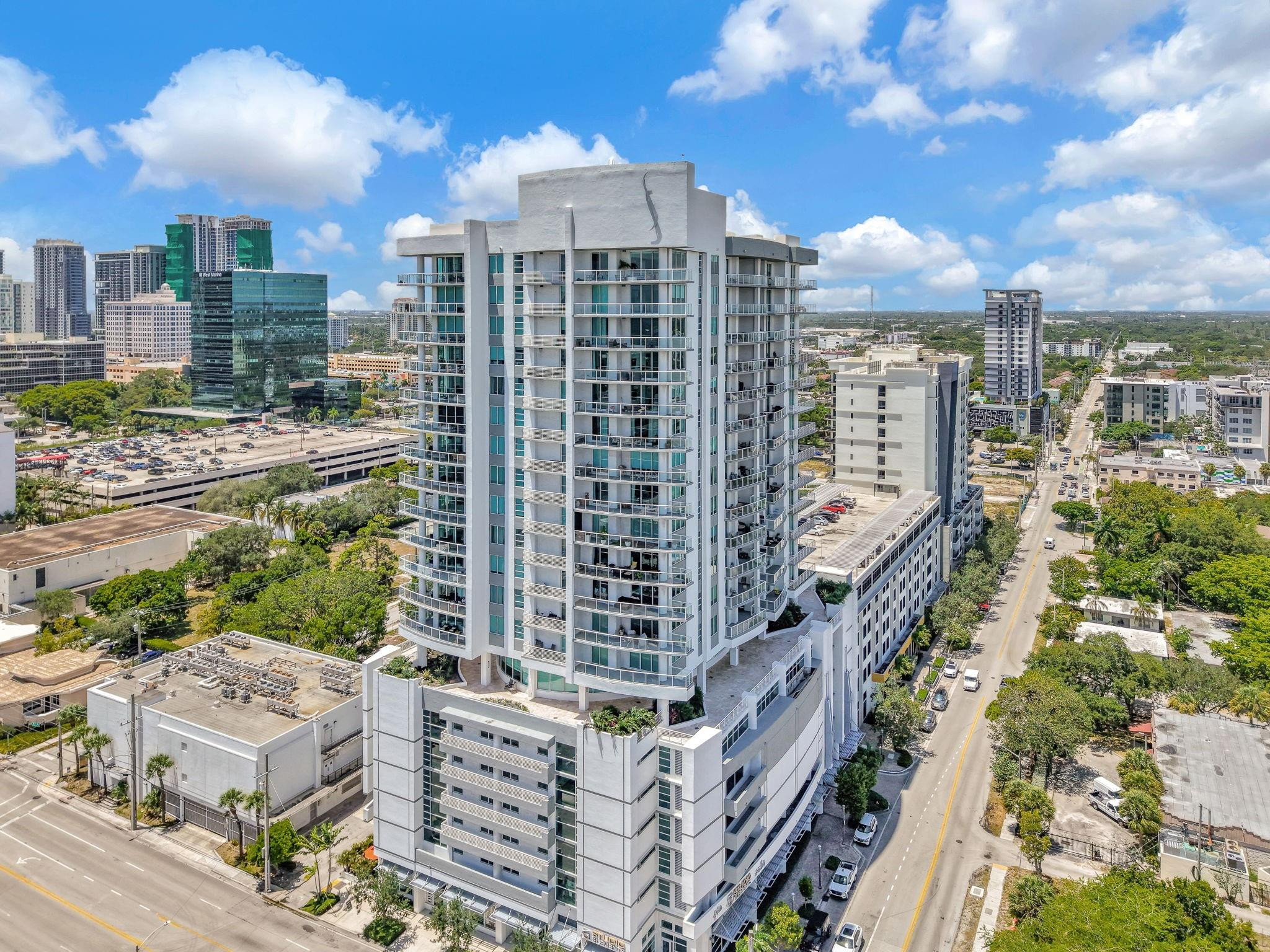 Foto de propiedad en 315 NE 3rd Avenue 1008, Fort Lauderdale, FL 33301 Fort Lauderdale con MLS# 